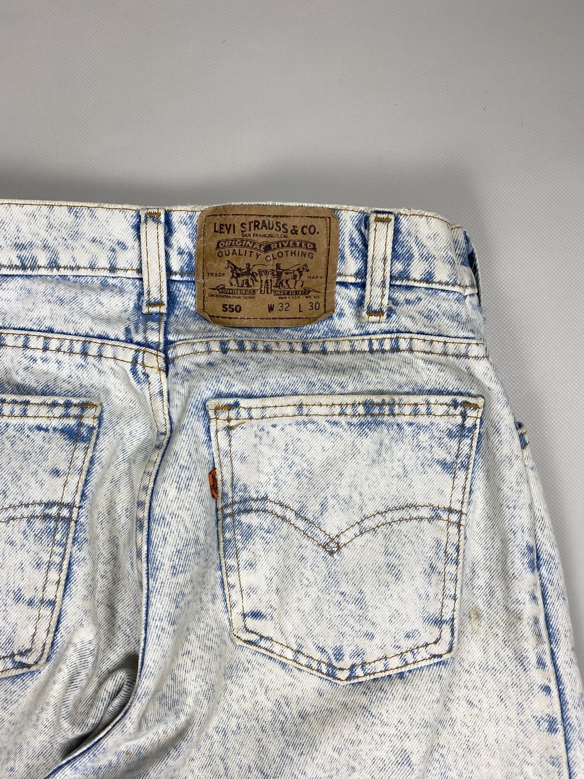 Levi's × Vintage VTG 90s Levi’s 550 men’s light blue jeans size 32 30 USA Size US 32 / EU 48 - 24 Thumbnail