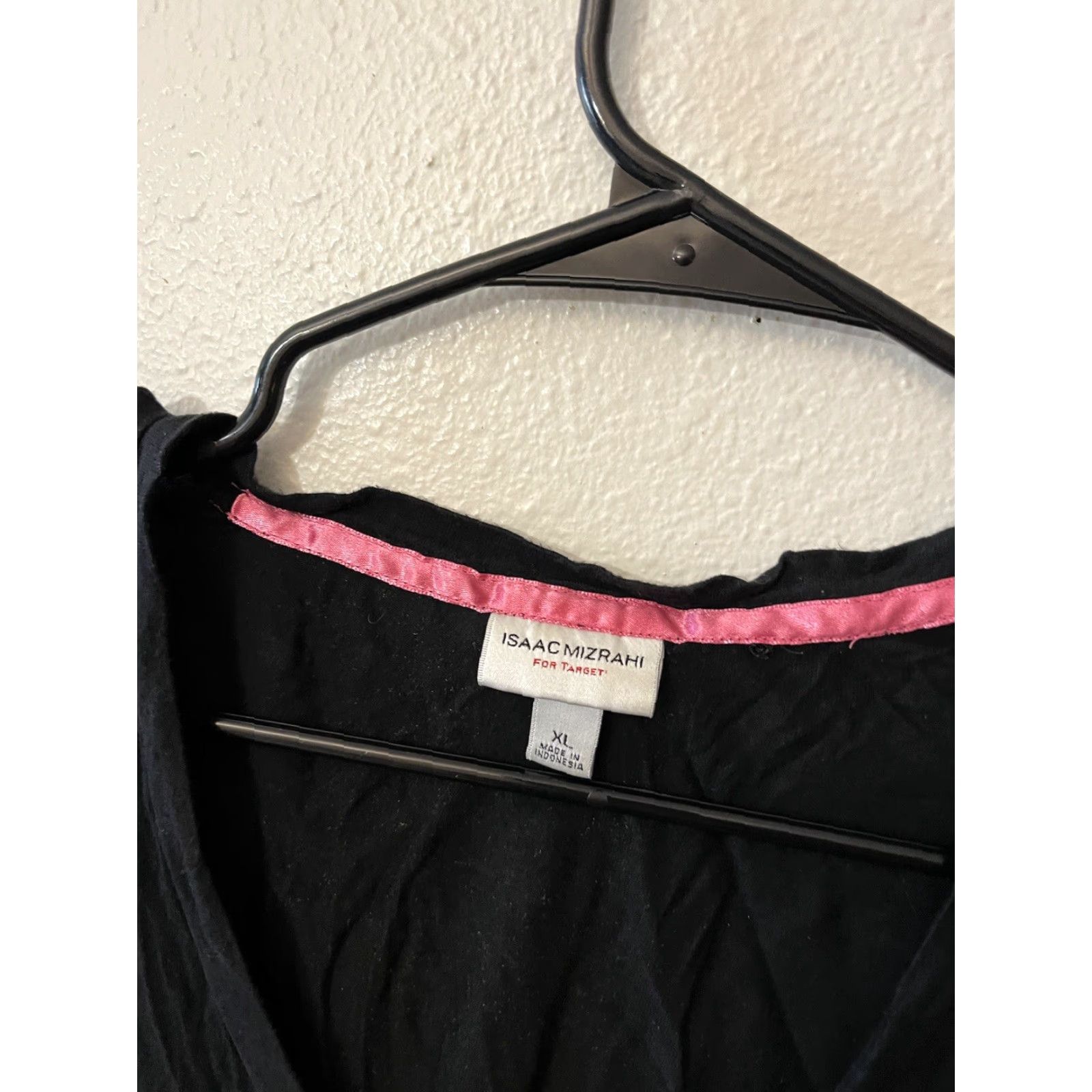 Isaac Mizrahi Isaac Mizrahi for Target Shirt Women's Large Black 3/4 Sleeve V-Neck Knit top Slim Fit Size L / US 10 / IT 46 - 2 Thumbnail