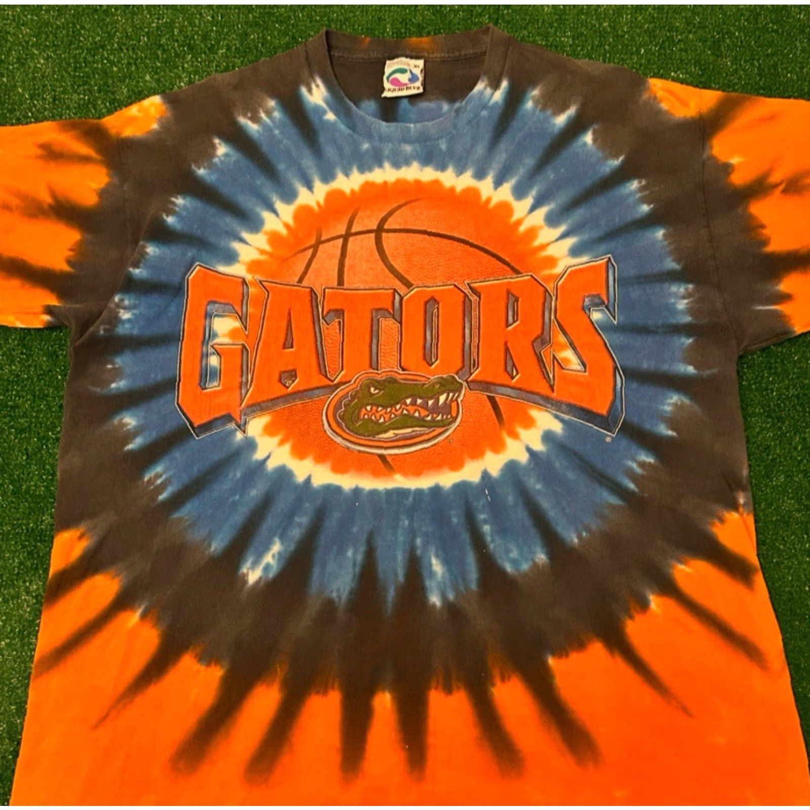 Liquid Blue VINTAGE Liquid Blue Florida Gators Basketball Tie Dye VTG Shirt Mens Size XL Size US XL / EU 56 / 4 - 4 Thumbnail