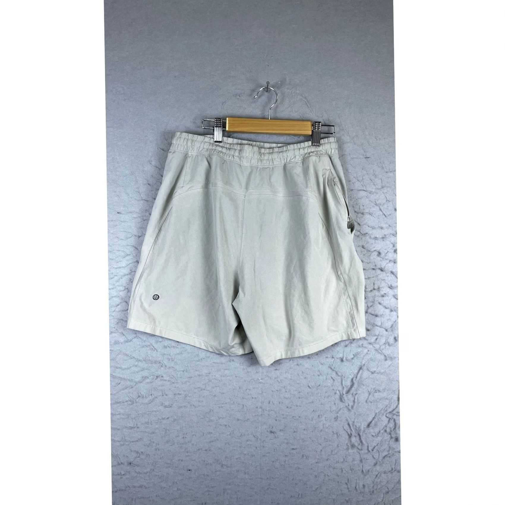 Lululemon Lululemon Athletic Shorts Mens S Tan 7" Inseam Elastic Waist Activewear Size US 29 - 4 Thumbnail