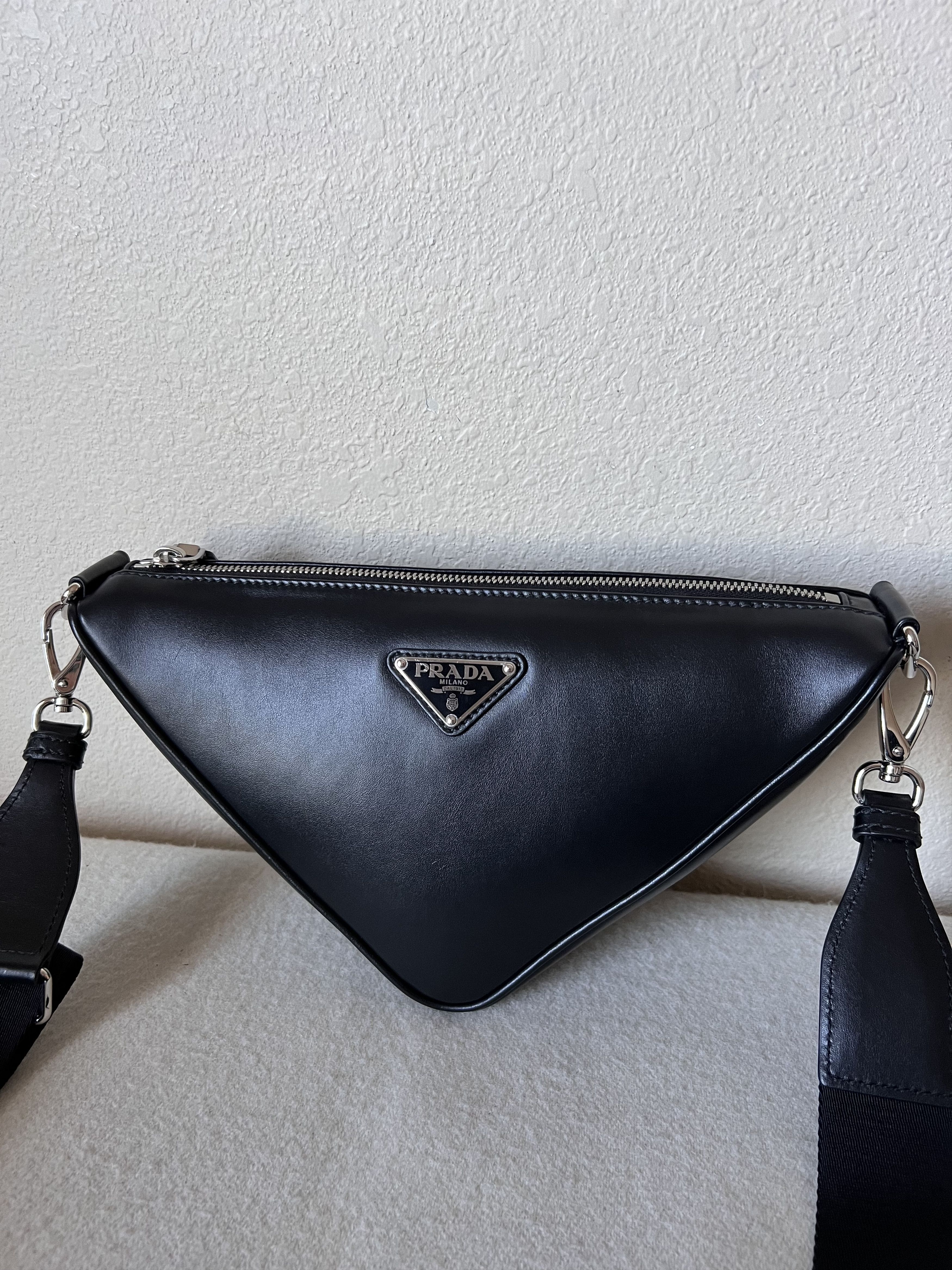 Prada Prada Leather Triangle Crossbody Bag in Black Size ONE SIZE - 2 Thumbnail
