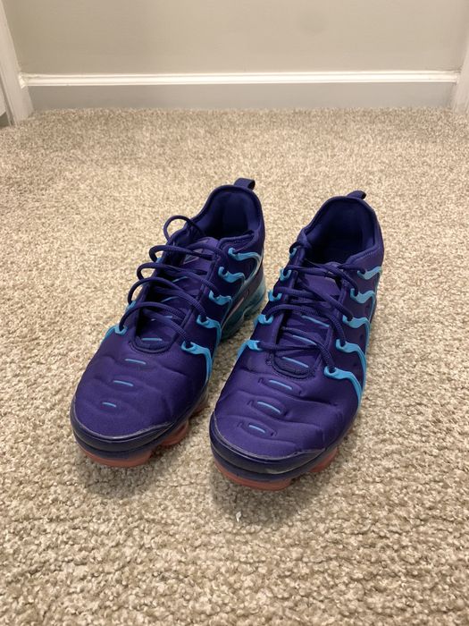 Nike vapormax hotsell plus hornets