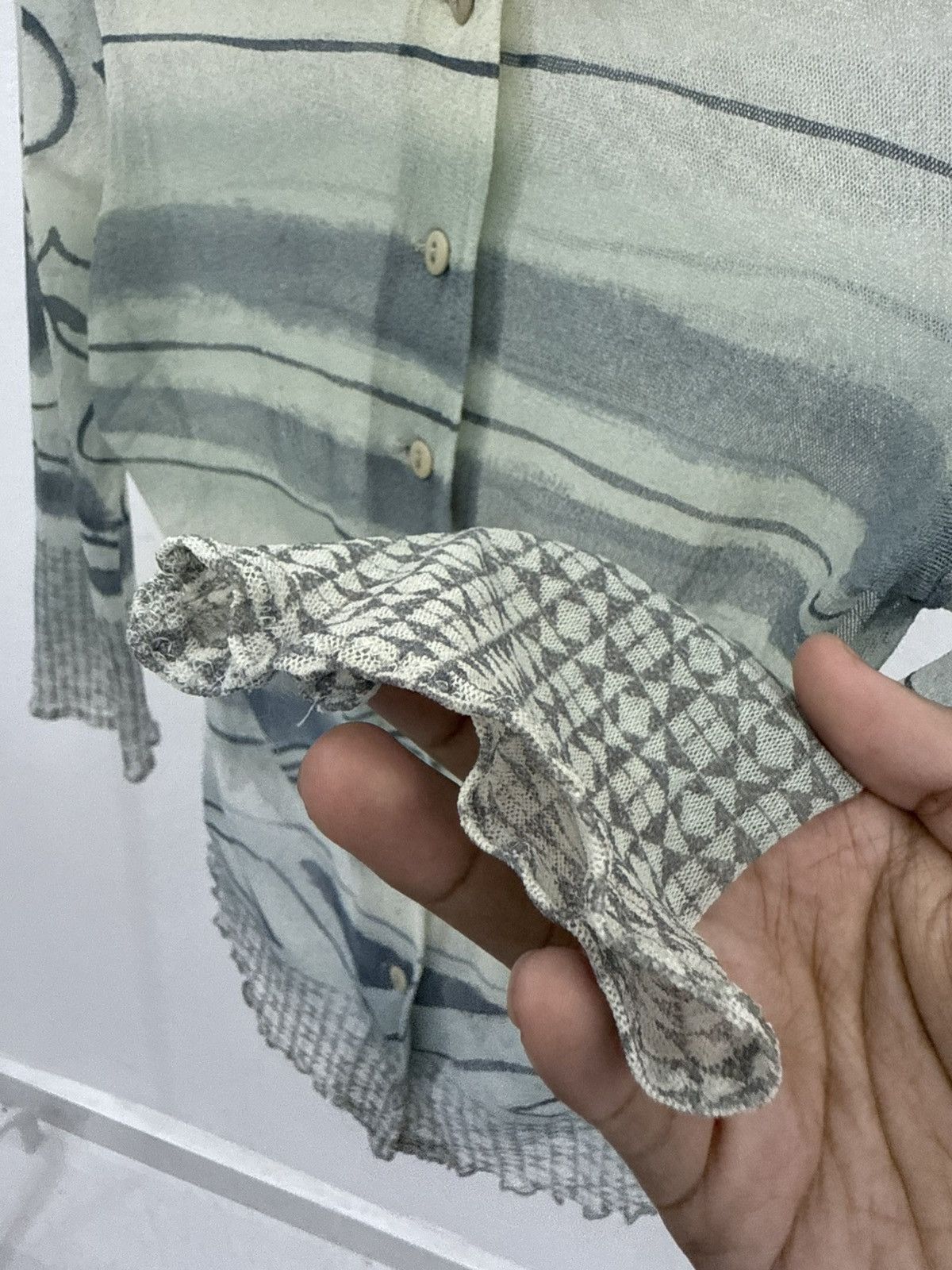 Emporio Armani 🔥ARCHIVED🔥 RARE 90s EMPORIO ARMANI Sheer Mesh Printed Shirt Size S / US 4 / IT 40 - 8 Thumbnail