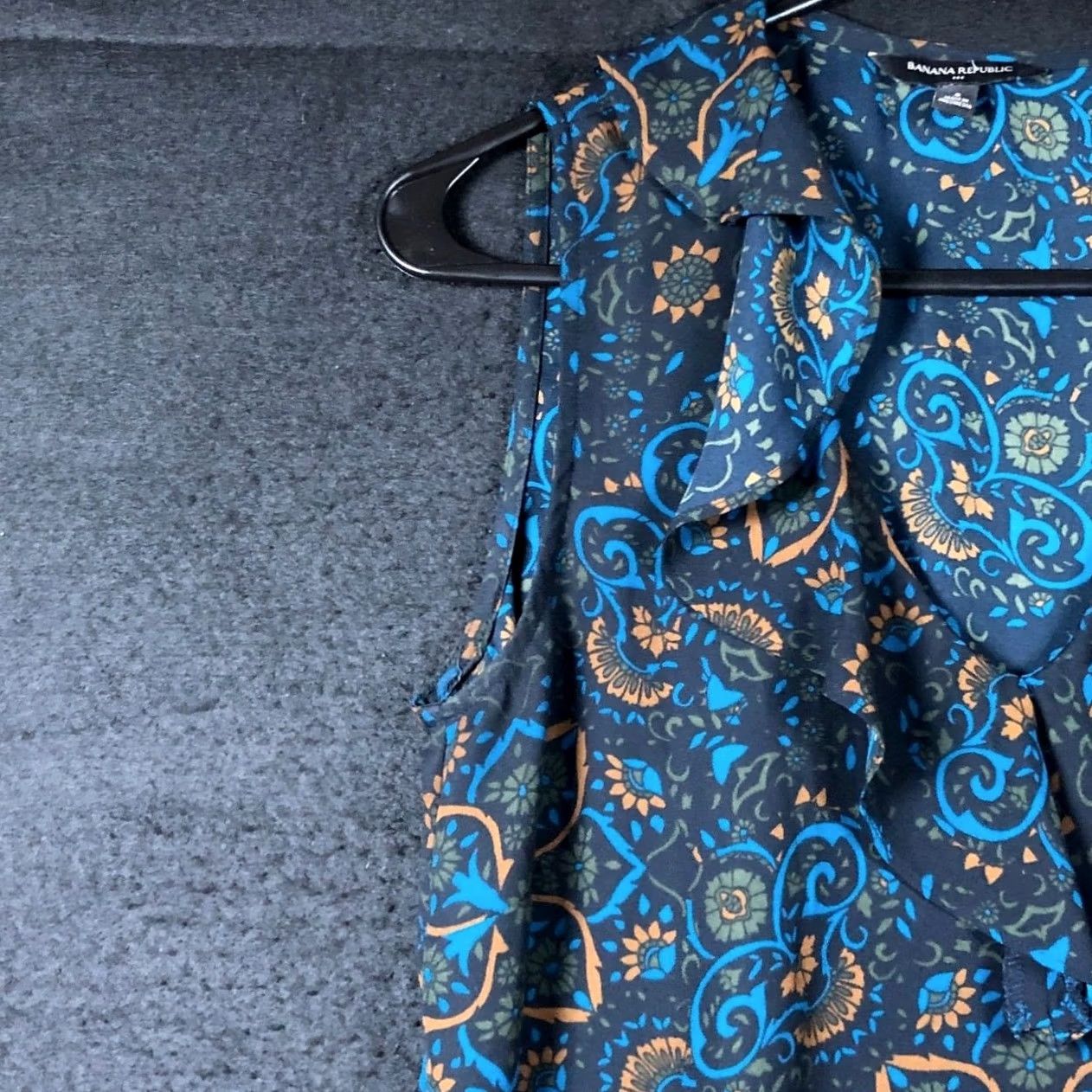Banana Republic Banana Republic Blouse Blue Multi Ruffle V Neck Sleeveless Small Womens Shirt Size S / US 4 / IT 40 - 4 Thumbnail
