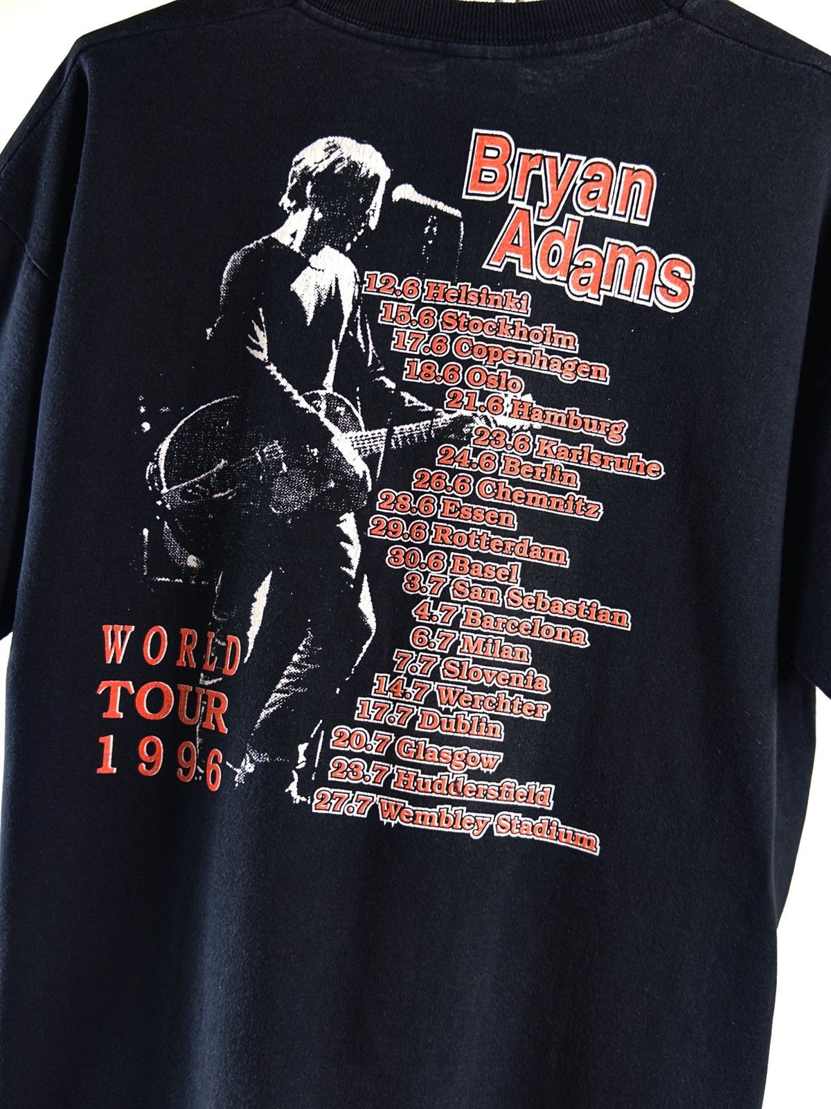 Band Tees 90s Vintage Bryan Adams World Tour 1996 Rock Tee T-Shirt Size US XL / EU 56 / 4 - 7 Thumbnail