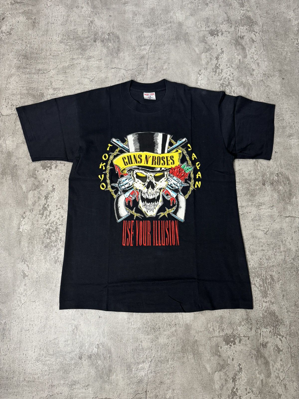 Band Tees VINTAGE GUNS N’ROSES USE YOUR ILLUSION 1992 TEES 🔥RARE ART🔥 Size US XL / EU 56 / 4 - 1 Thumbnail