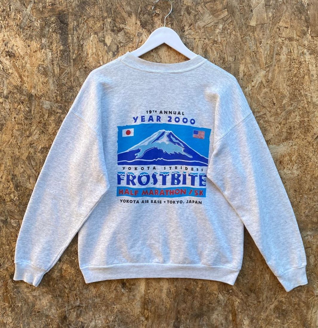 Vintage Vintage Yokota Striders Running Club Marathon Sweatshirt Size US M / EU 48-50 / 2 - 1 Thumbnail