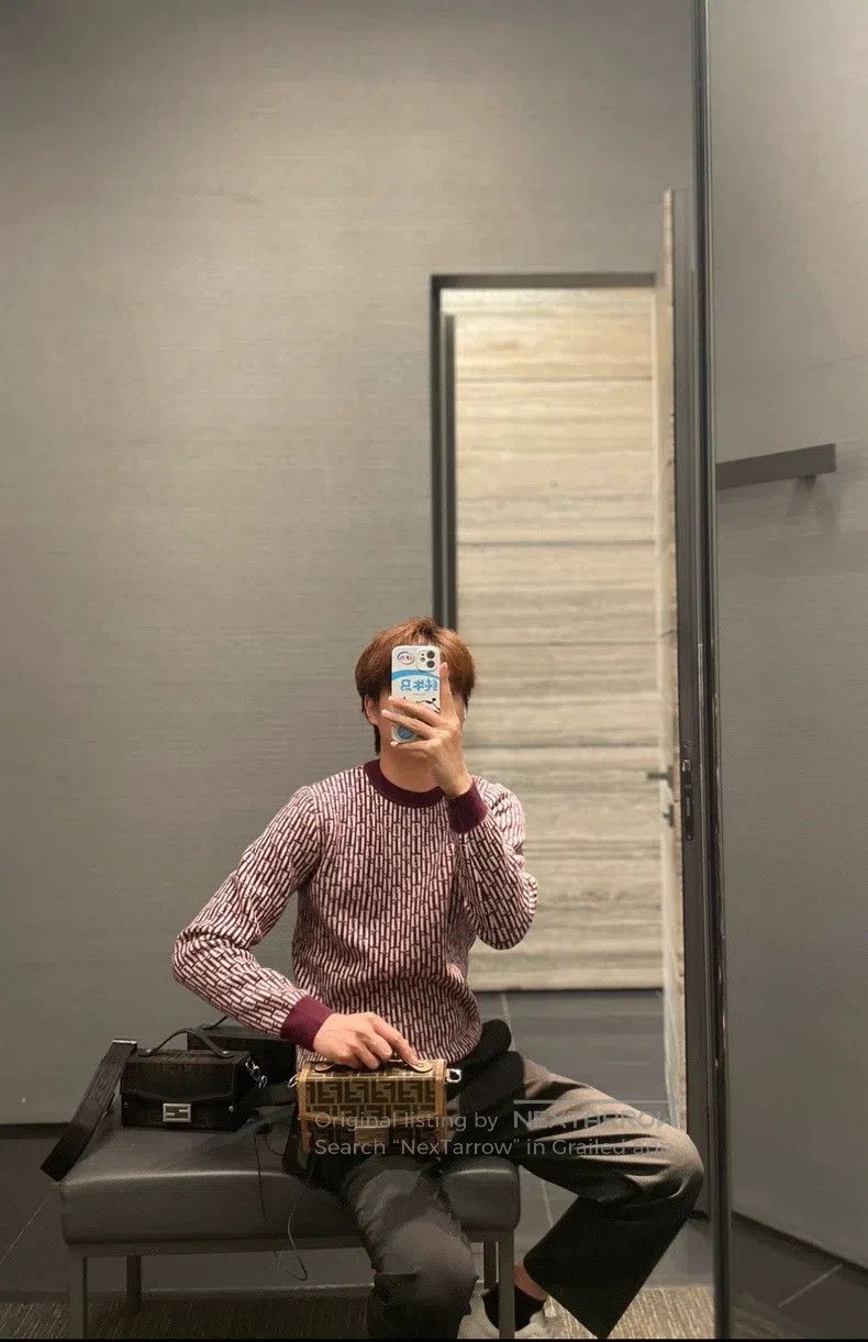 Fendi Fendi Men's Collar Sweater in Classic FF Logo Wine Red Size US S / EU 44-46 / 1 - 8 Thumbnail