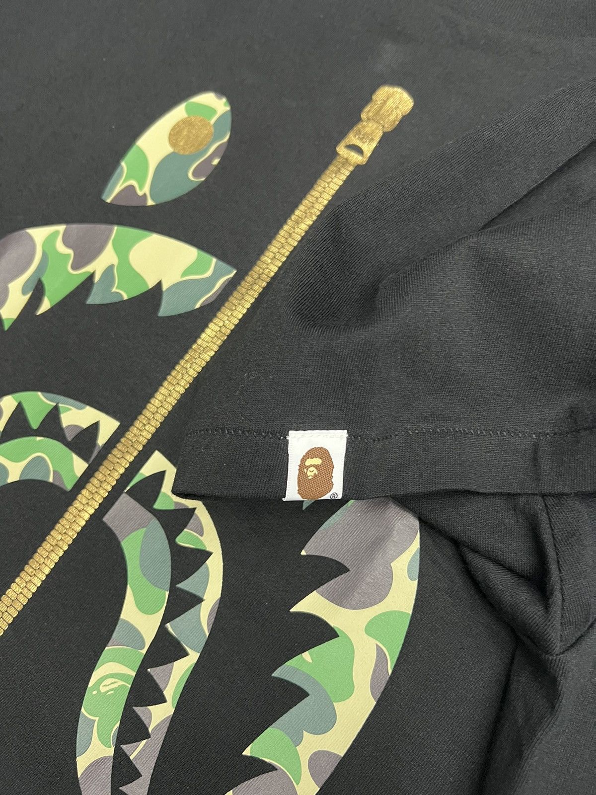 Bape Bape ABC Camo Shark T-Shirt Size US L / EU 52-54 / 3 - 3 Thumbnail