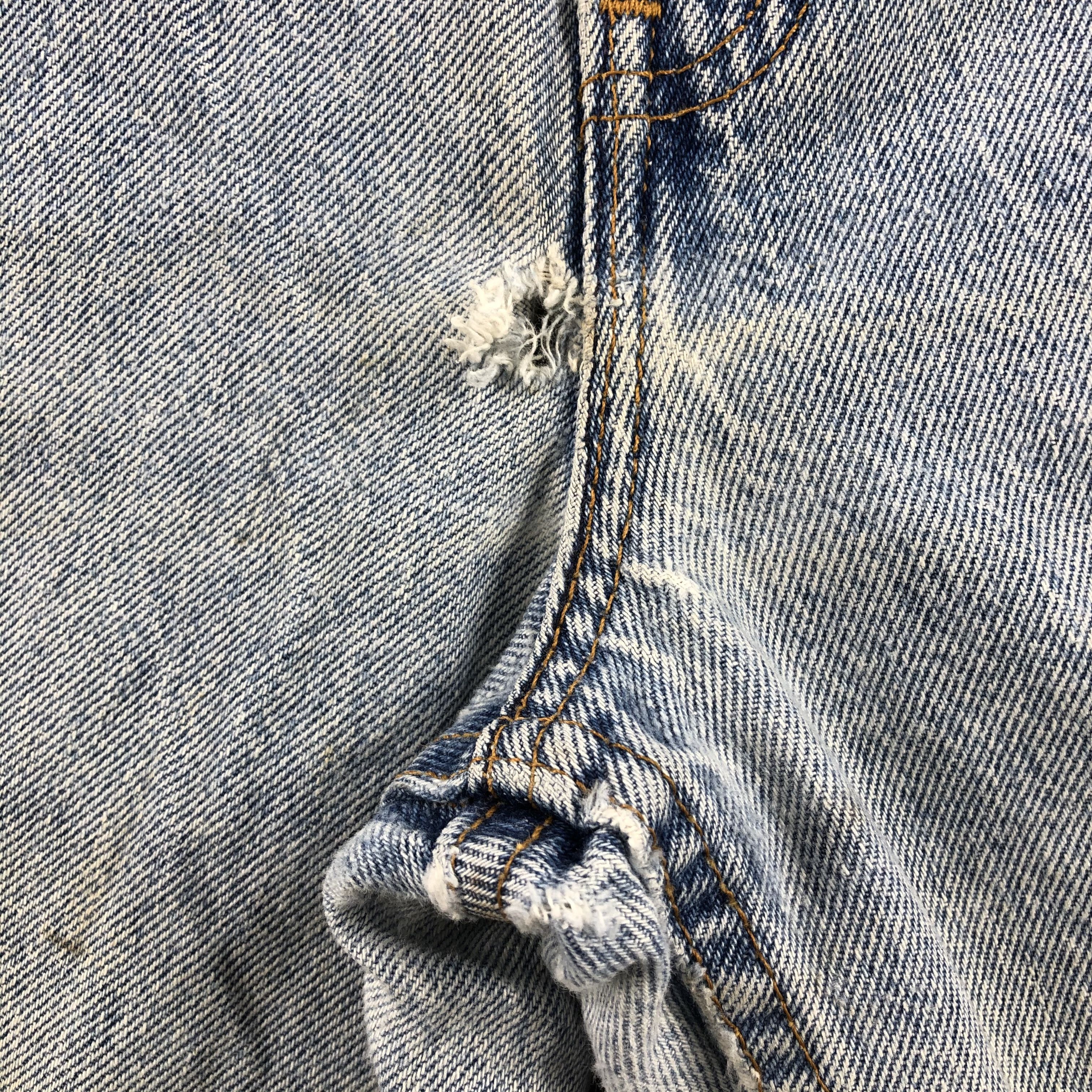 Levi's Vintage 90s Light Wash Levis 560 Jeans-J2043 Size US 28 / EU 44 - 16 Thumbnail