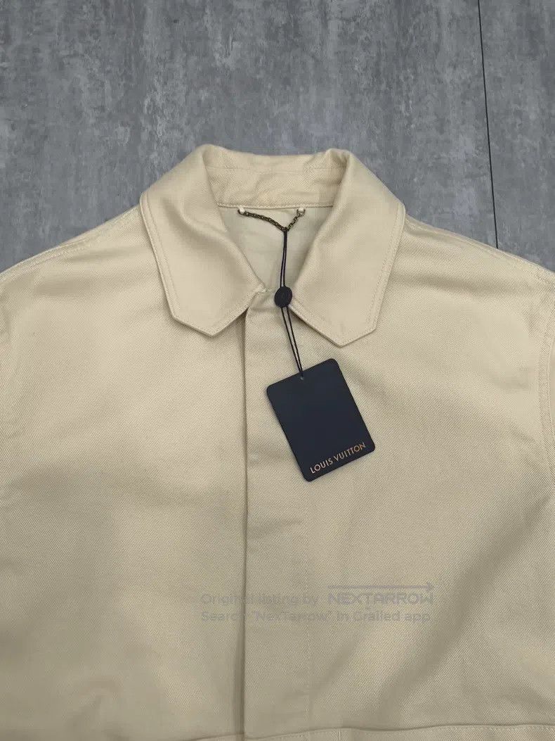 Louis Vuitton Louis Vuitton Beige embossed logo short sleeve shirt Size US M / EU 48-50 / 2 - 3 Thumbnail