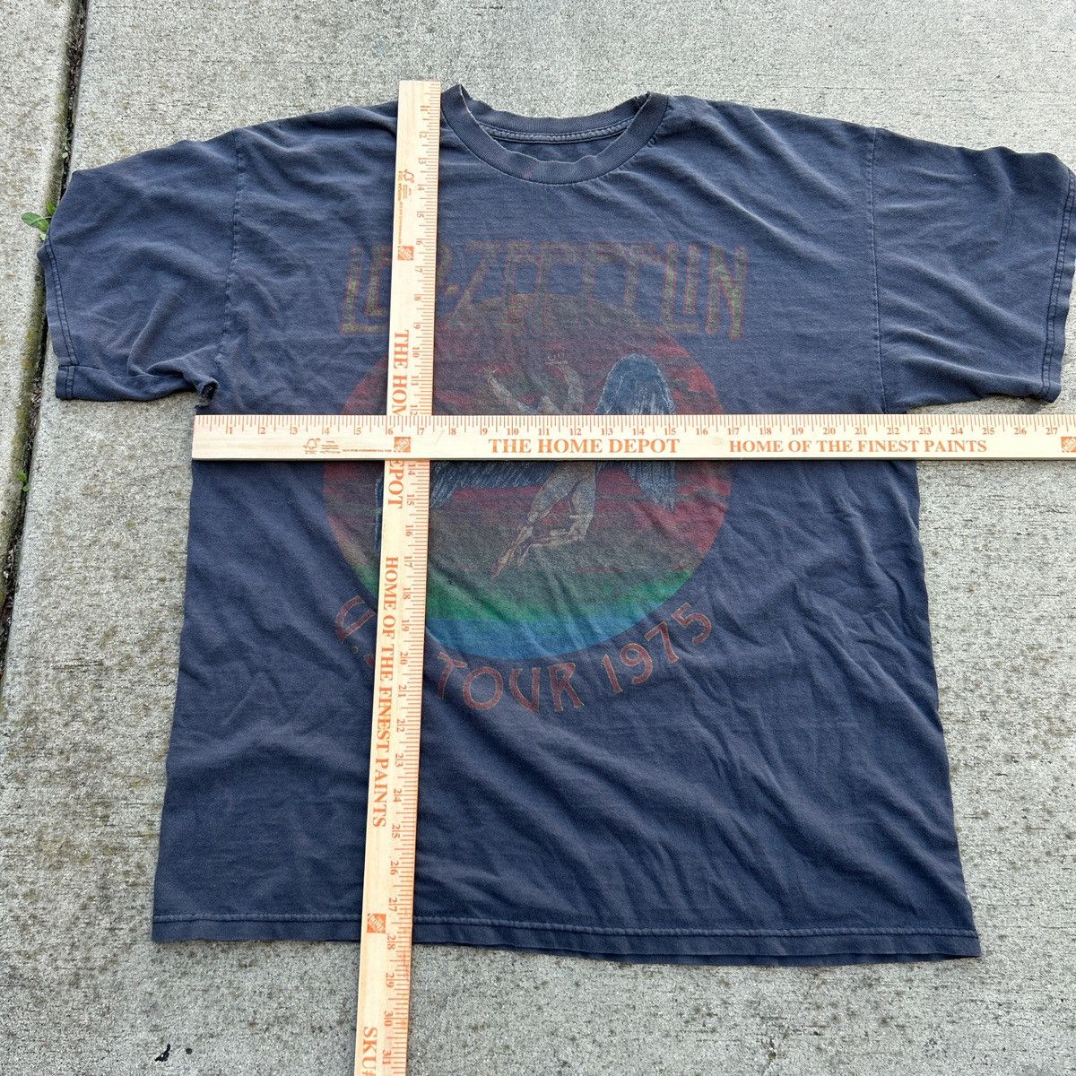Other Thrashed and distressed led zeppelin 1975 tour shirt Size US XL / EU 56 / 4 - 4 Thumbnail