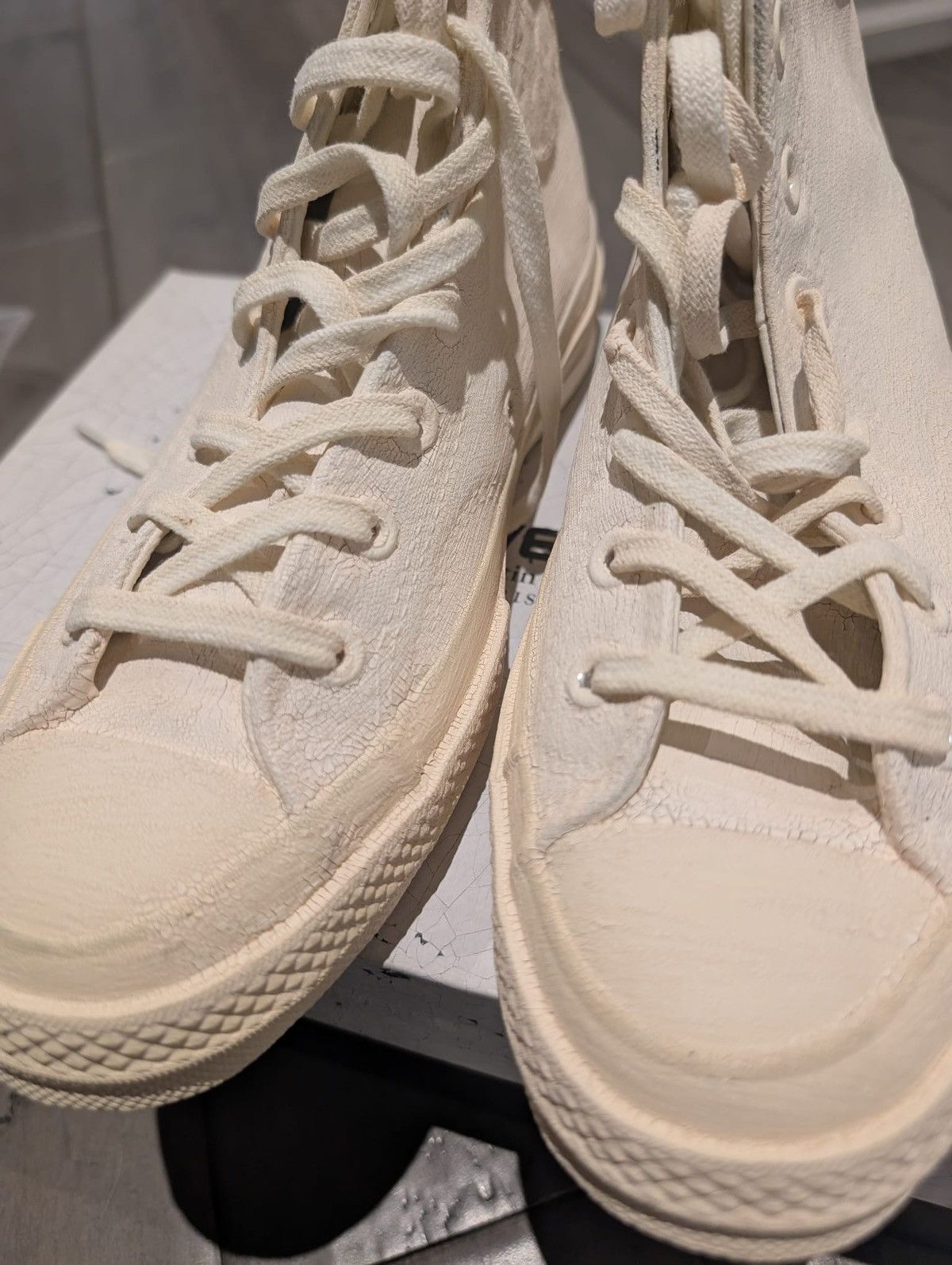 Converse × Maison Margiela Maison Martin Margiela X Converse Painted Chuck Taylor High Size US 6 / EU 39 - 6 Thumbnail