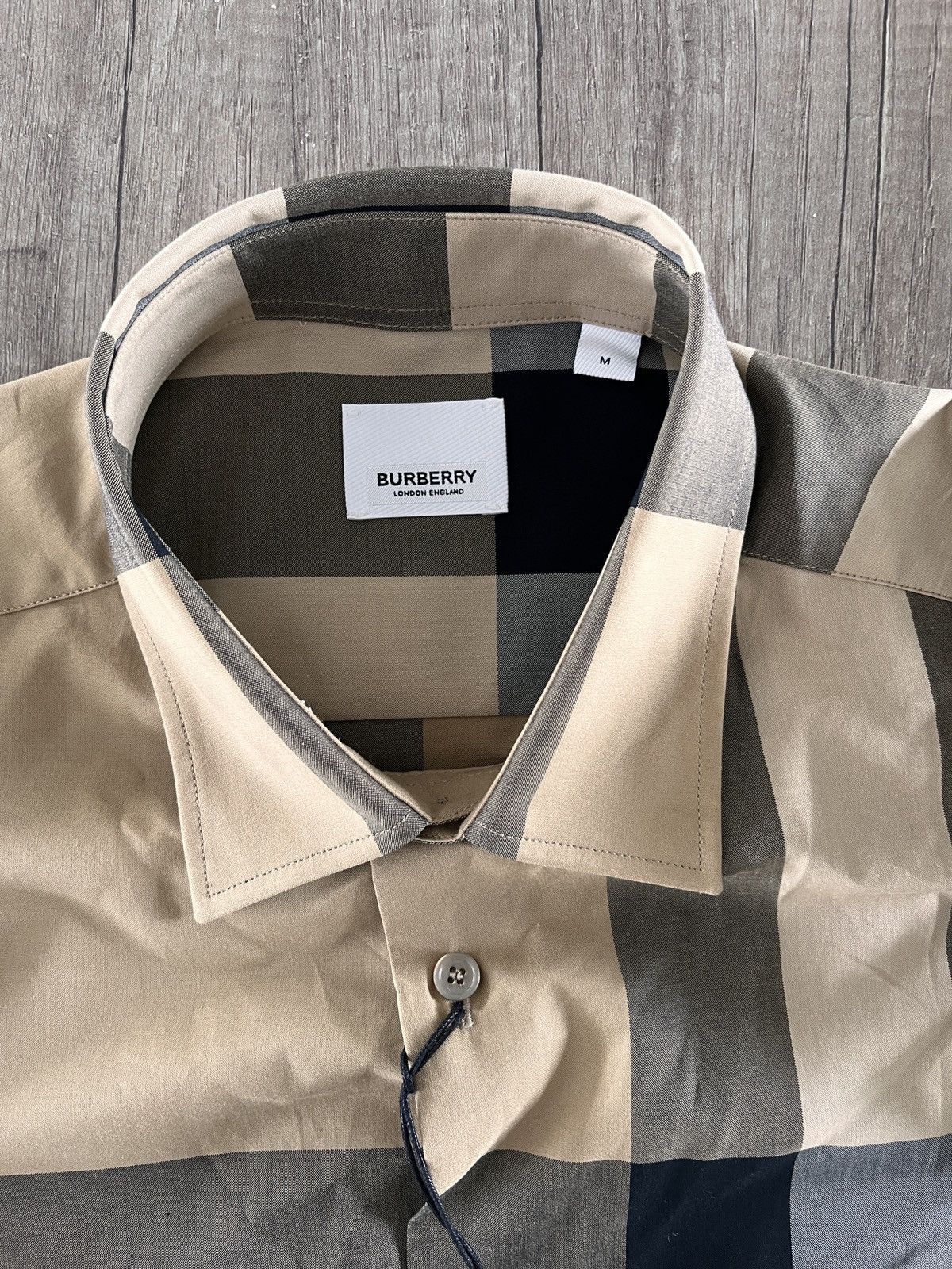 Burberry Burberry somerton love sleeved shirt Size US M / EU 48-50 / 2 - 5 Thumbnail