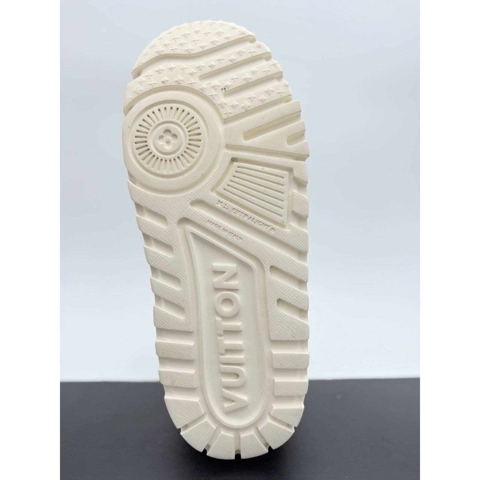 Louis Vuitton Louis Vuitton Maxi Trainer ' Beige Multicolor ' | CLEAN! Size US 9 / EU 42 - 13 Thumbnail