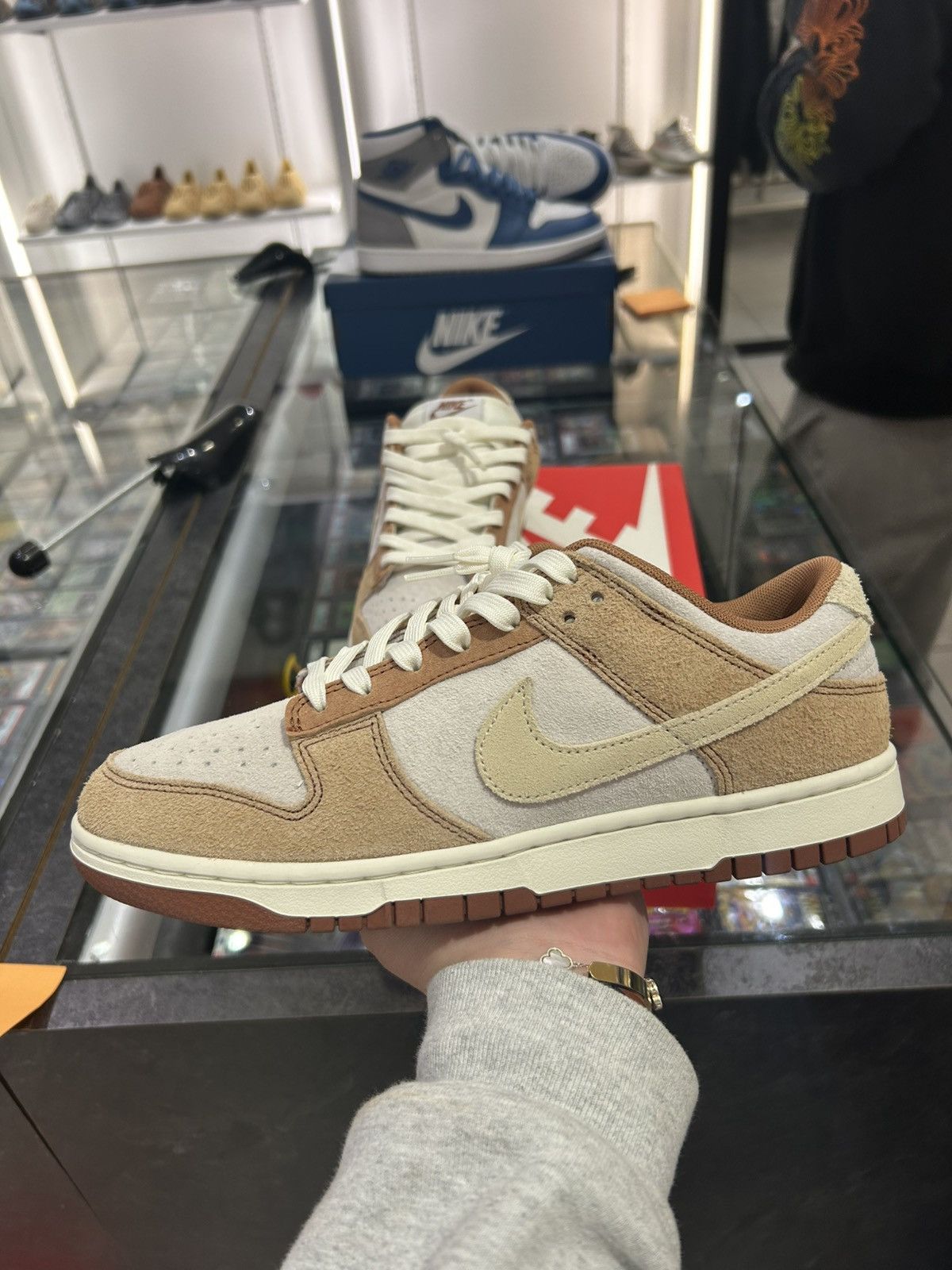 Nike Nike Dunk Low Medium Curry Size US 9 / EU 42 - 2 Thumbnail