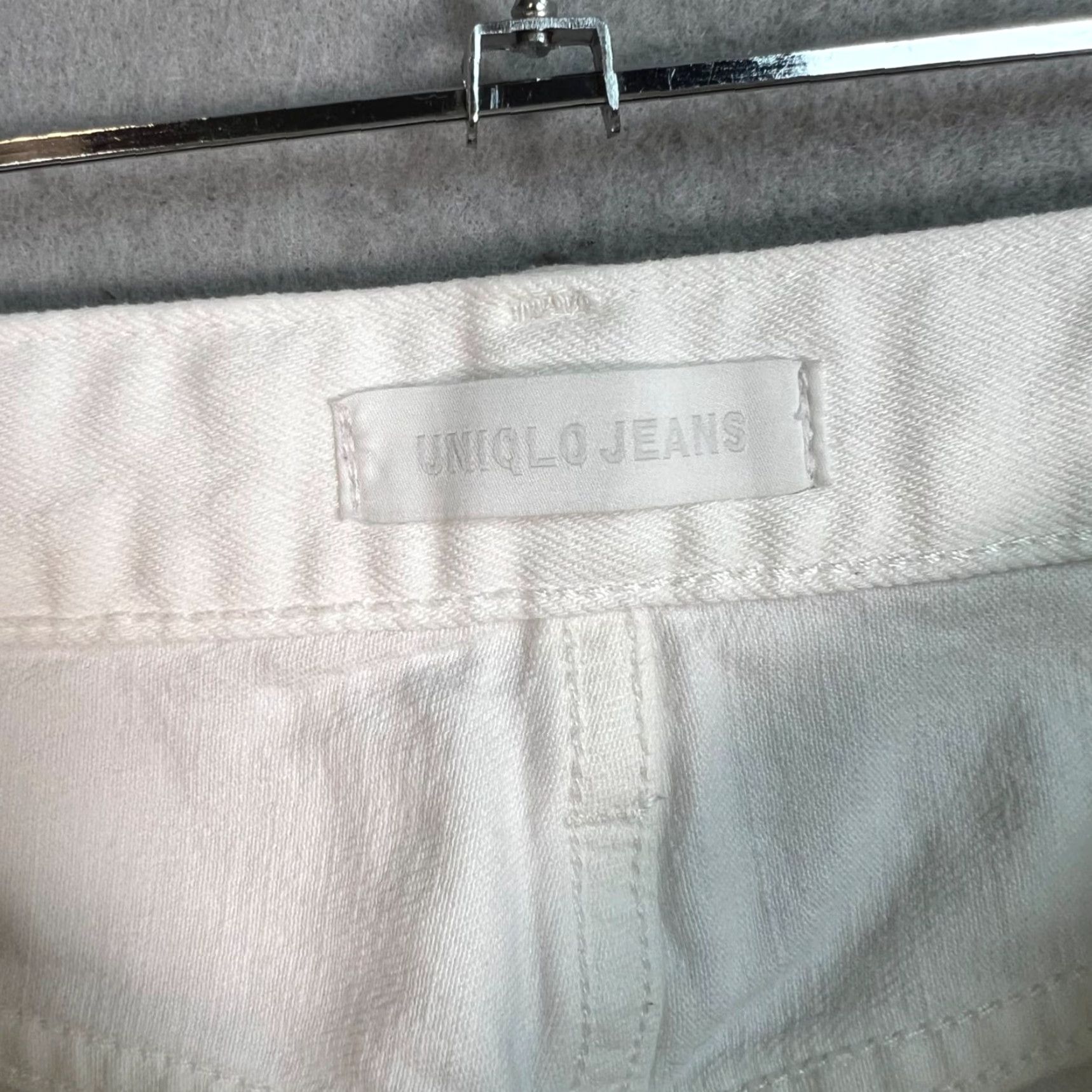 Uniqlo VINTAGE Uniqlo Jeans Women’s White Tapered Leg Slim Straight Size 24 Cotton Blend Denim 26in Inseam 8.5-10.5 Rise Women’s Jeans Size 42" / US 20 - 3 Thumbnail