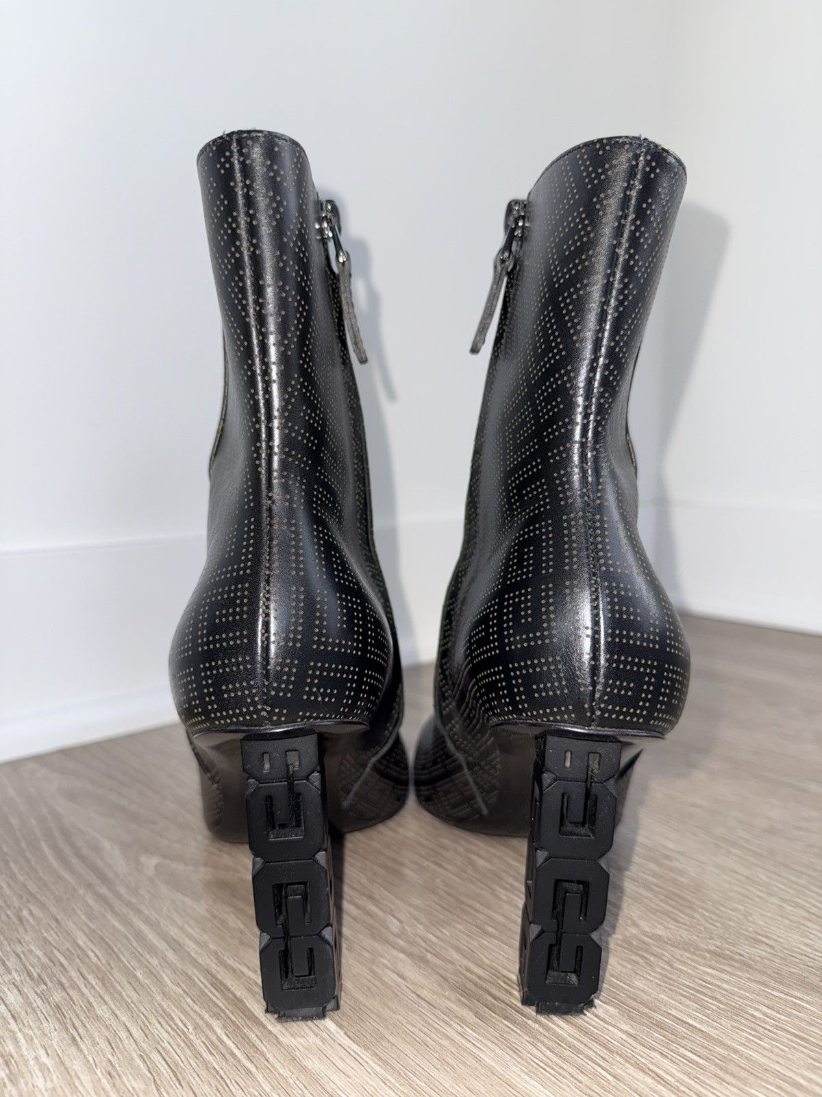 Givenchy Givenchy G cube Ankle Boots Size US 7.5 / IT 37.5 - 2 Thumbnail