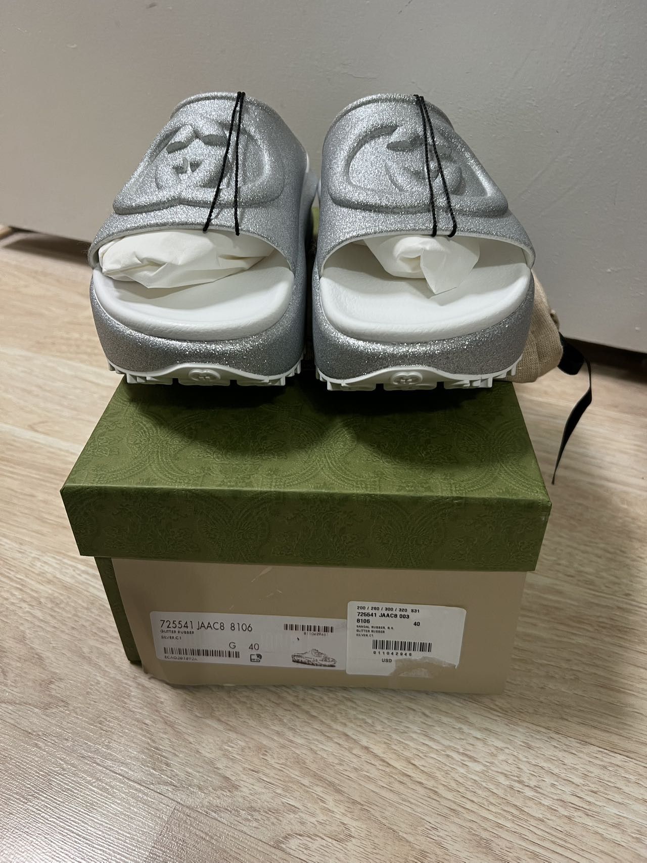 Gucci Gucci Interlocking G Slide Metalic Silver (Women's) Size US 10 / IT 40 - 3 Thumbnail