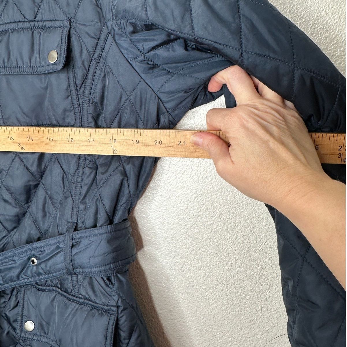 Banana Republic Banana Republic Navy Diamond Quilt Belted Mock Neck Jacket L Size L / US 10 / IT 46 - 12 Thumbnail