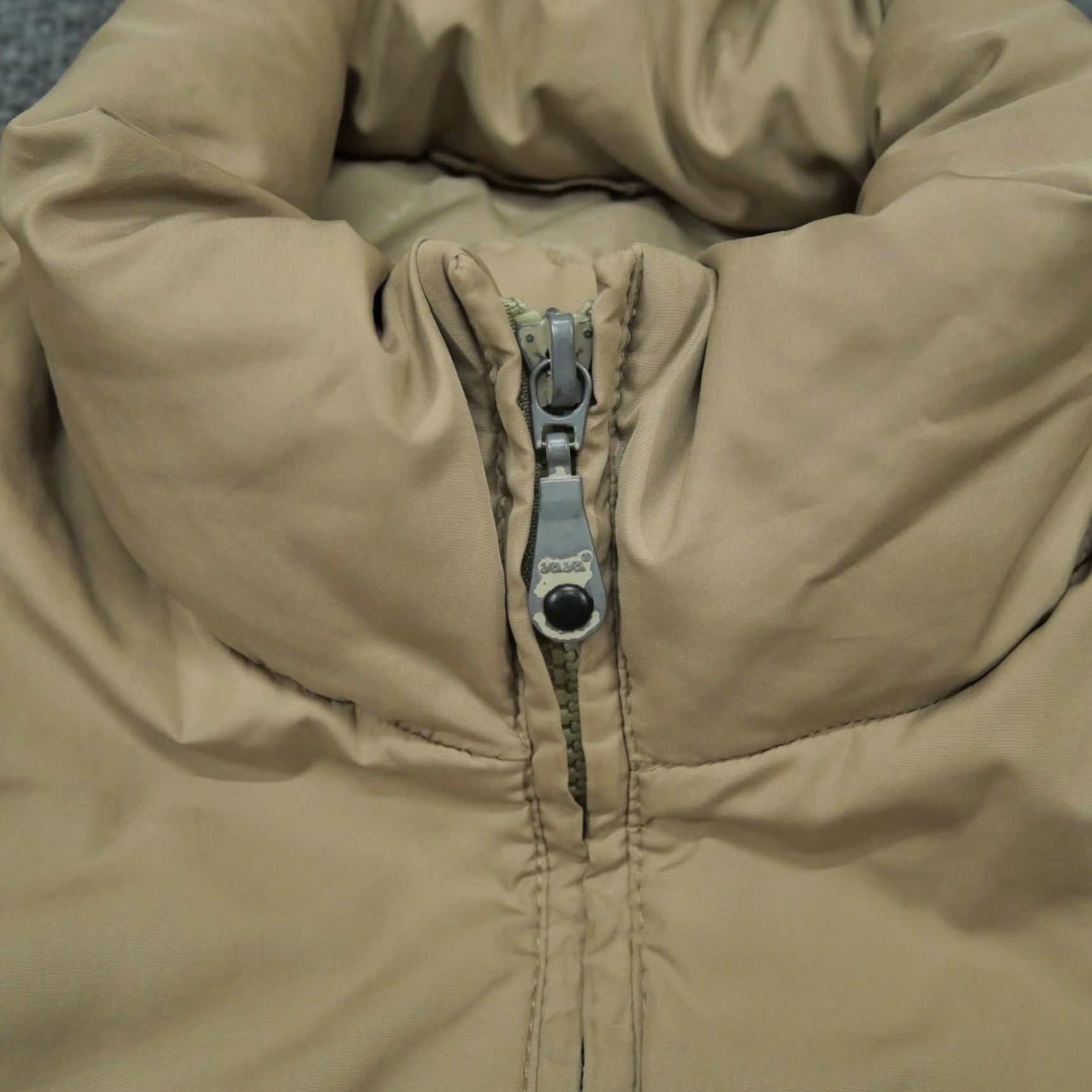 Vintage VINTAGE Yaya Jacket Men M Tan Brown Goose Down Coat Puffer 70s 80s Zip Full Zip Polyester Down Jacket Size US M / EU 48-50 / 2 - 3 Thumbnail