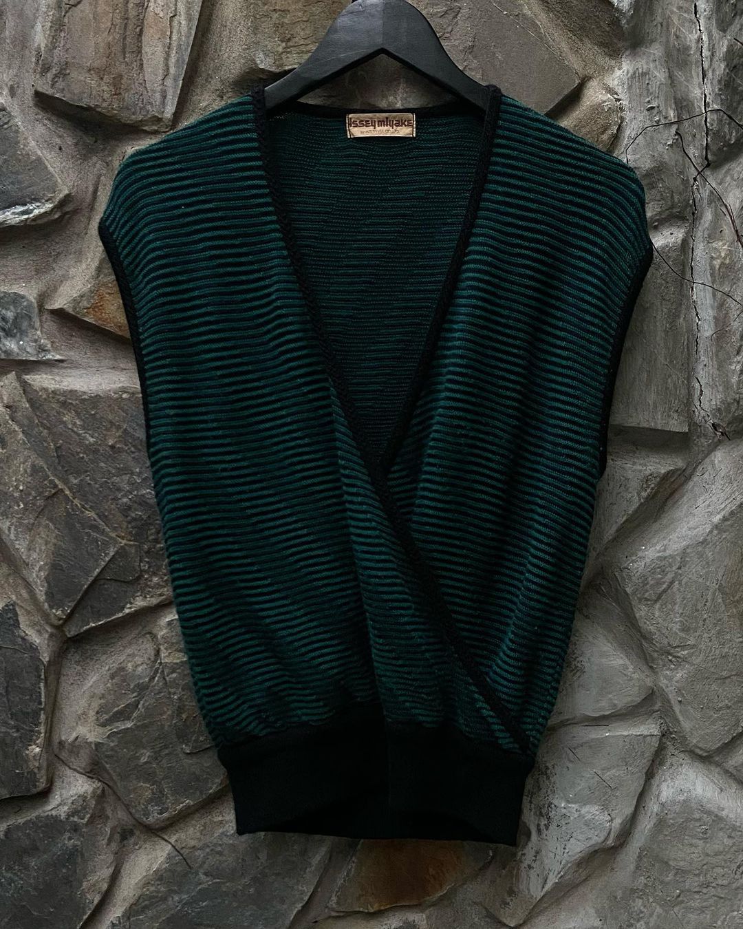 Issey Miyake VINTAGE 1970s ISSEY MIYAKE V NECK STRIPED KNIT GILET Size US L / EU 52-54 / 3 - 1 Thumbnail