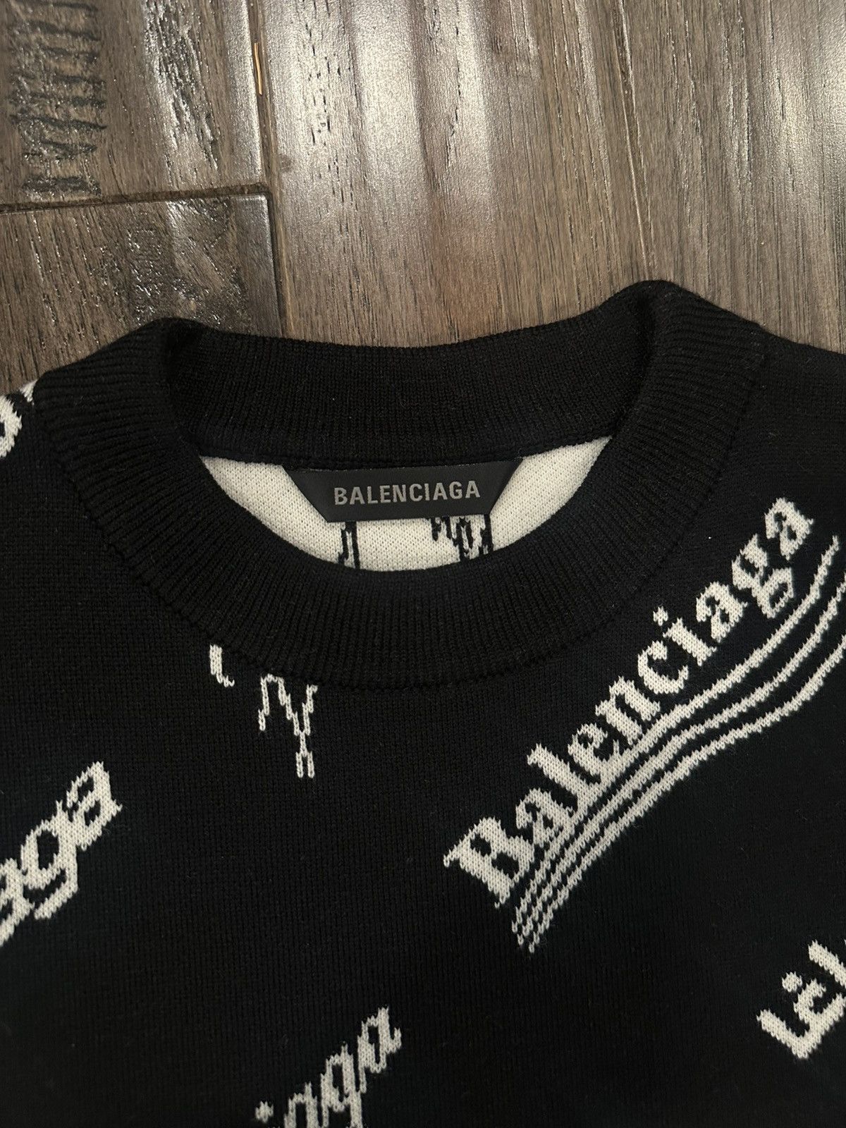 Balenciaga Balenciaga Logo Crewneck Sweater Size US S / EU 44-46 / 1 - 5 Thumbnail