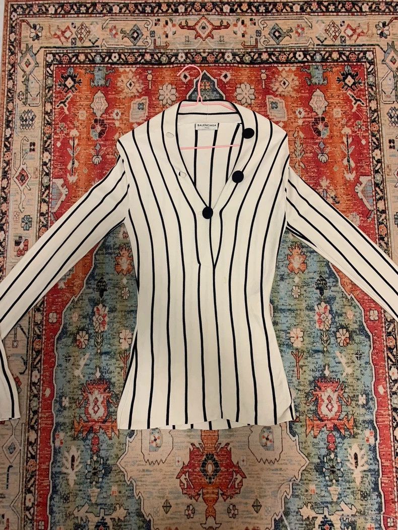 Balenciaga Balenciaga Mulberry Silk Knitted Long Sleeve 2501-Nextarrow Size XXS / US 00 / IT 34 - 1 Thumbnail