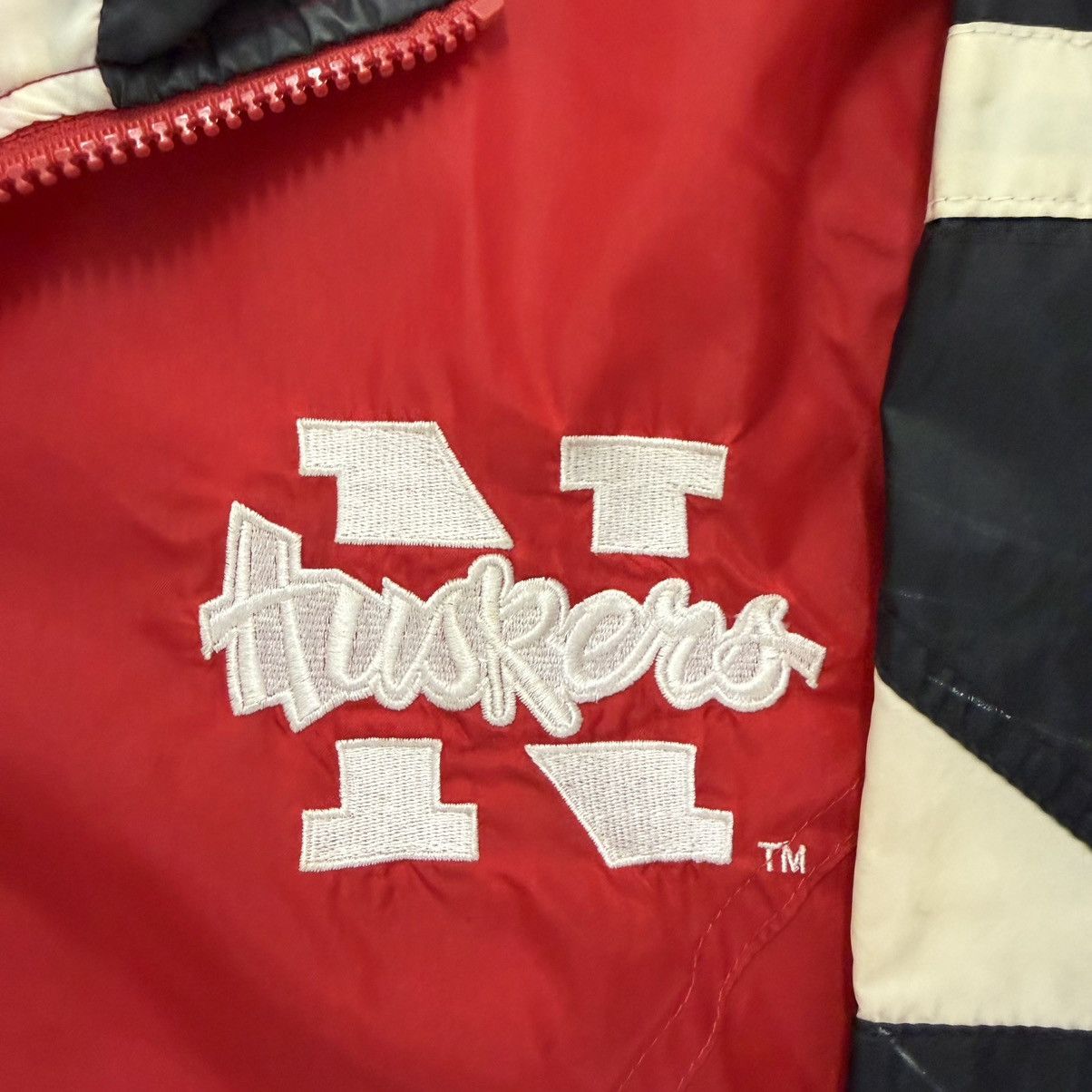 Starter Vintage Starter Nebraska Cornhuskers Full Zip Windbreaker Size US L / EU 52-54 / 3 - 3 Thumbnail