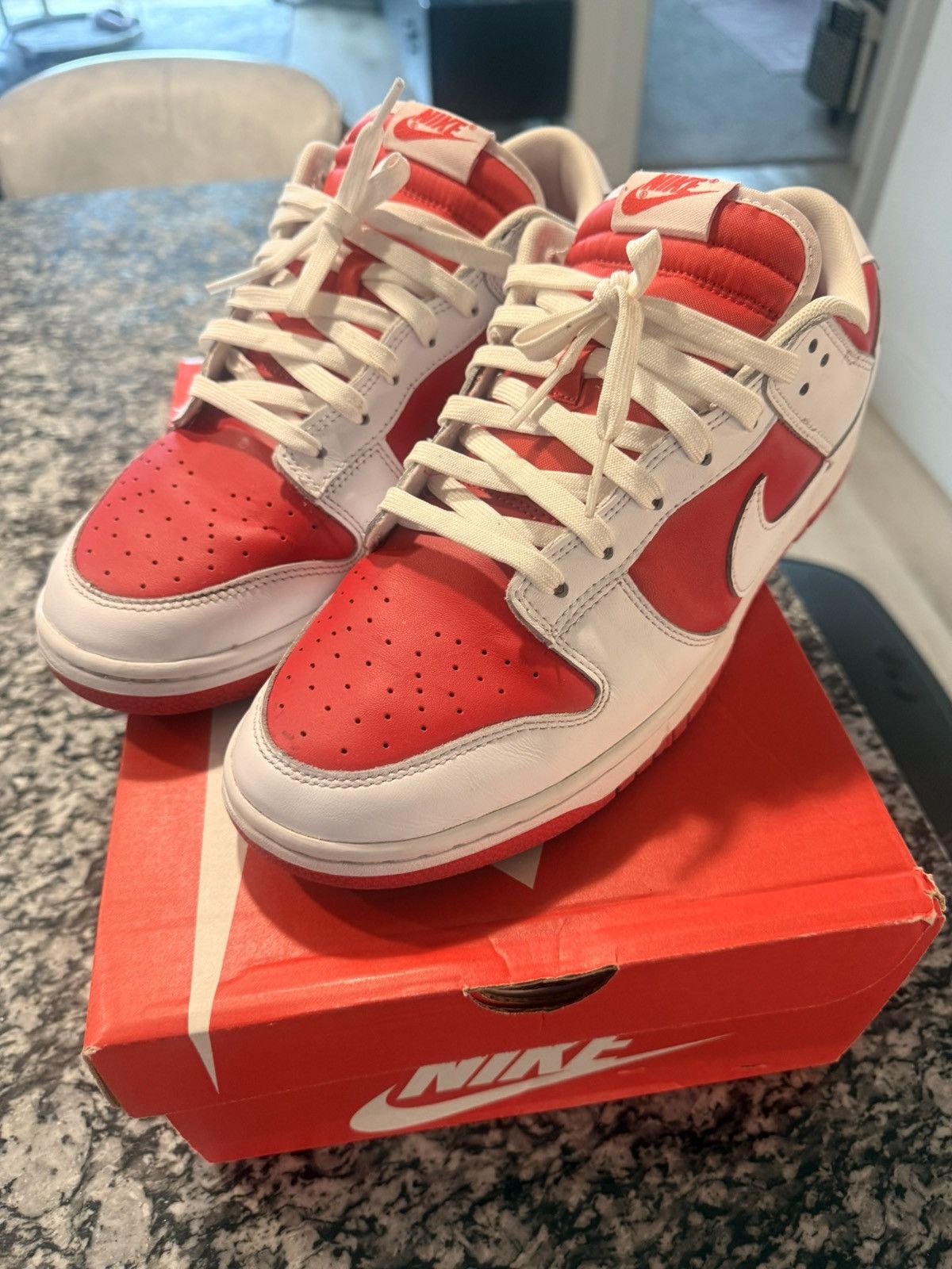 Nike Nike Dunk Low "Championship Red" Size US 12 / EU 45 - 2 Thumbnail