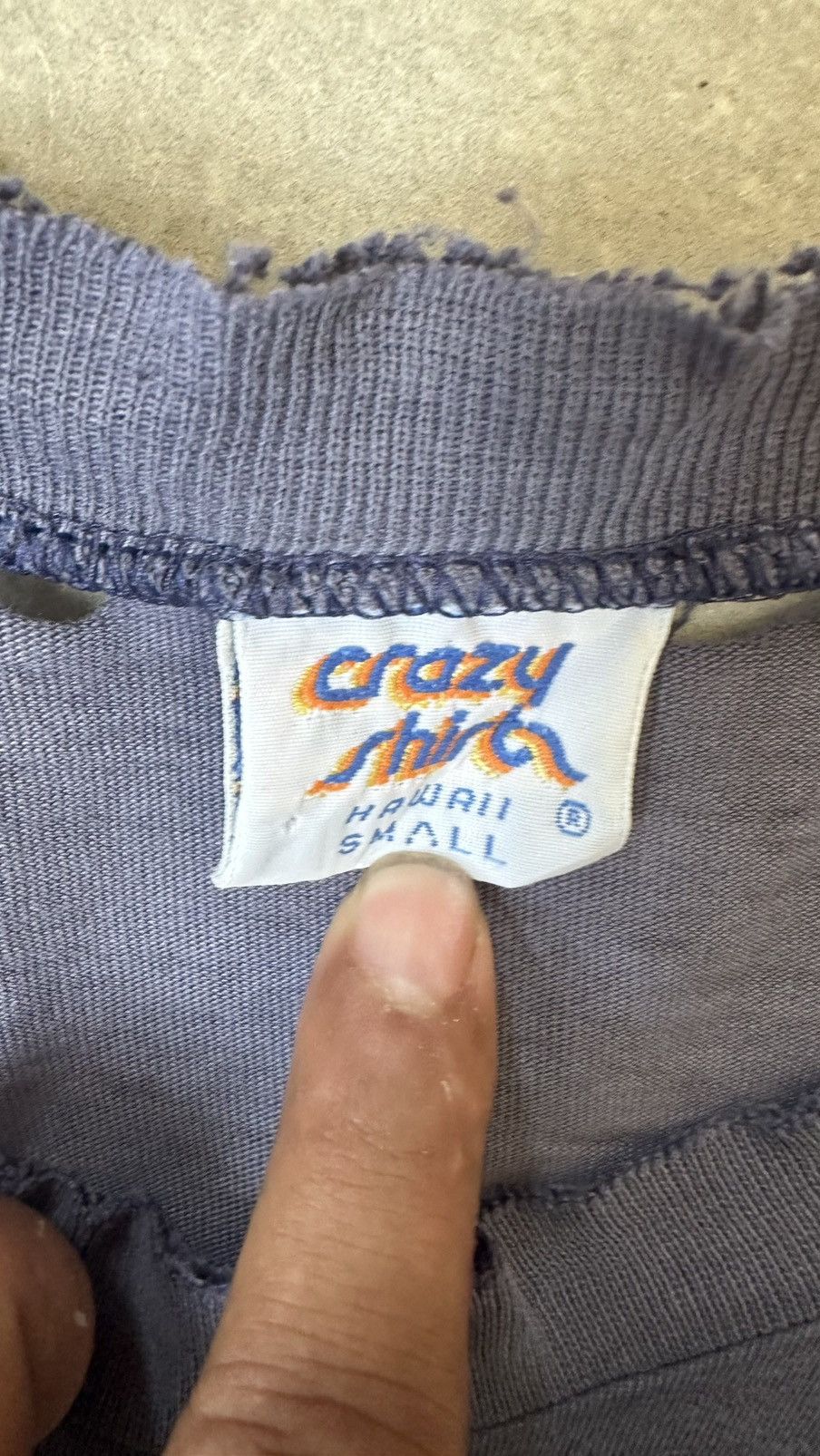 Vintage VINTAGE DISTRESSED CRAZY SHIRT TUMON BAY TEE Size US S / EU 44-46 / 1 - 5 Thumbnail