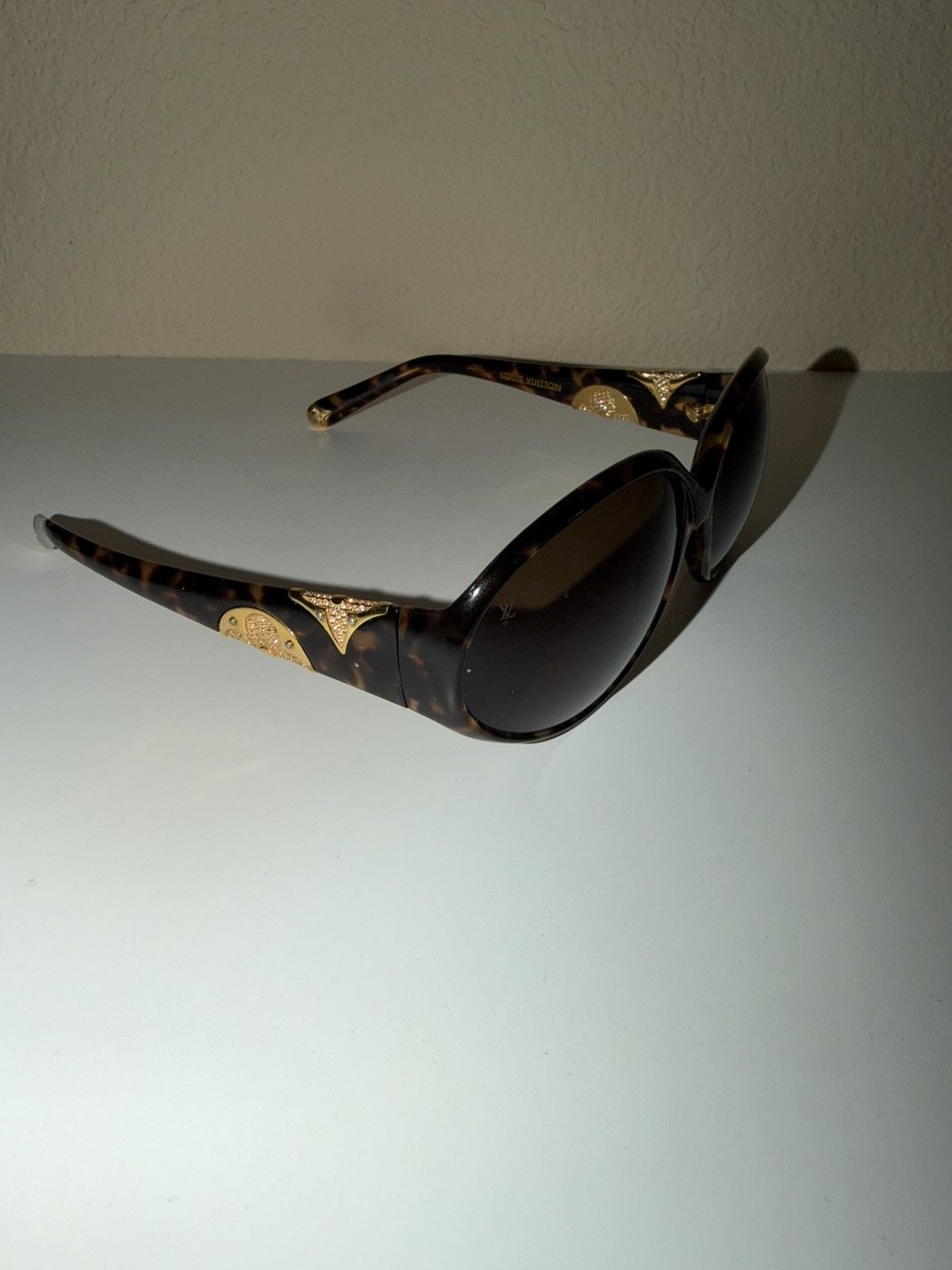 Louis Vuitton Louis Vuitton Iris PM Sunglasses Brown Gold Size ONE SIZE - 2 Thumbnail