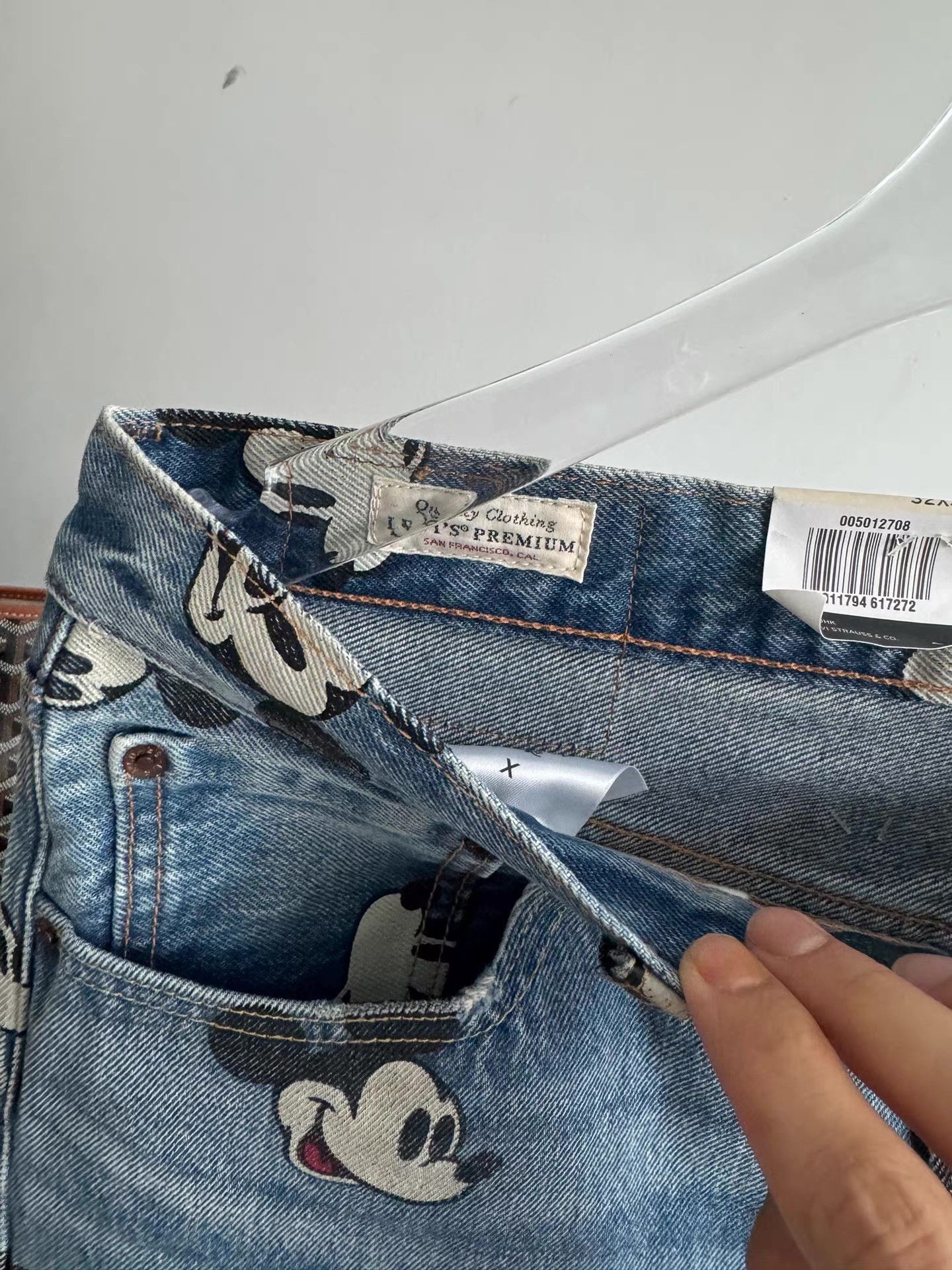 Levi's Levi's x Disney Mickey Mouse Co-branded Jeans Q17 Size US 36 / EU 52 - 6 Thumbnail