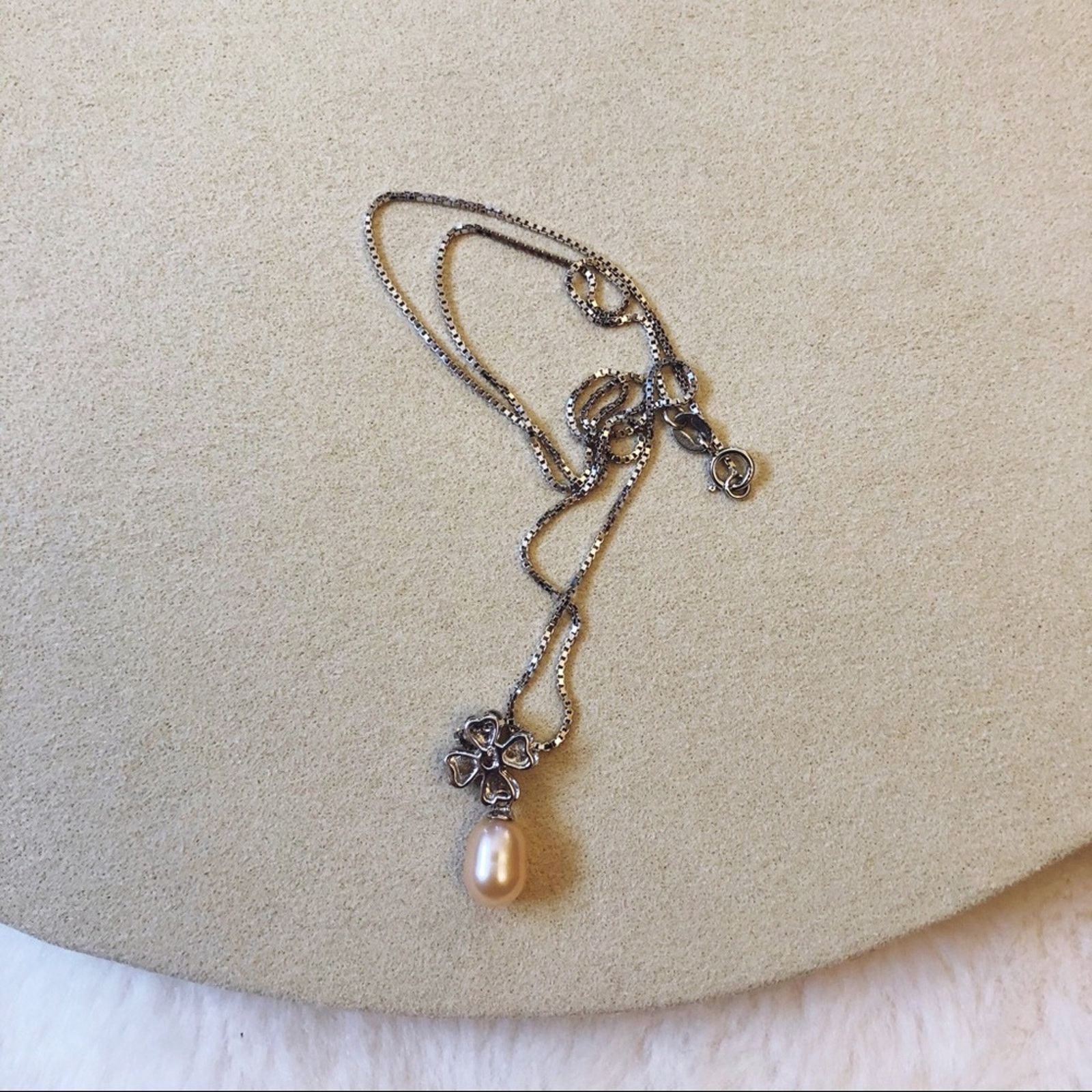 Other Sterling Silver Petal Flowers with Pearl Necklace Size ONE SIZE - 3 Thumbnail