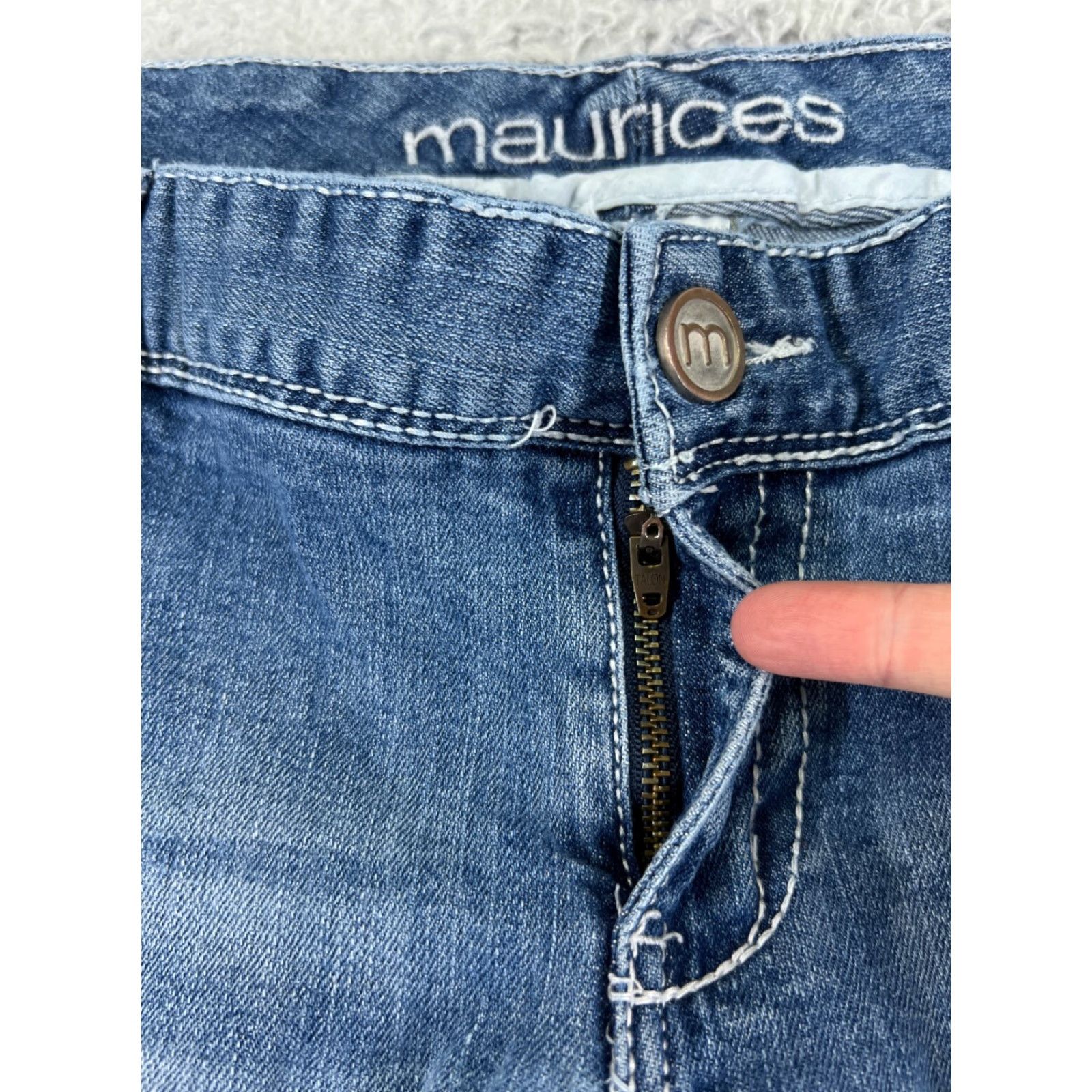 Vintage Maurices Jeans Womens 28 Blue Denim Cotton Mid Rise Bootcut Western 28x33 Regular Stretch Machine Washable Medium Blue Women's Jeans Western 90s? Size 30" / US 8 / IT 44 - 7 Thumbnail