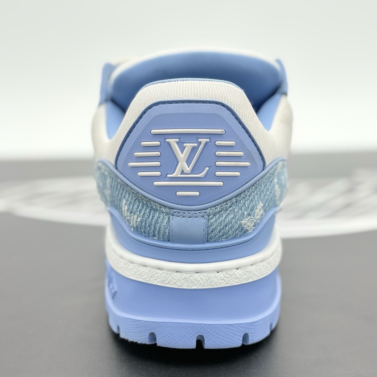 Louis Vuitton (9-9.5 US) Louis Vuitton Denim Maxi ' Blue ' | SUPER CLEAN! Size US 9 / EU 42 - 9 Thumbnail
