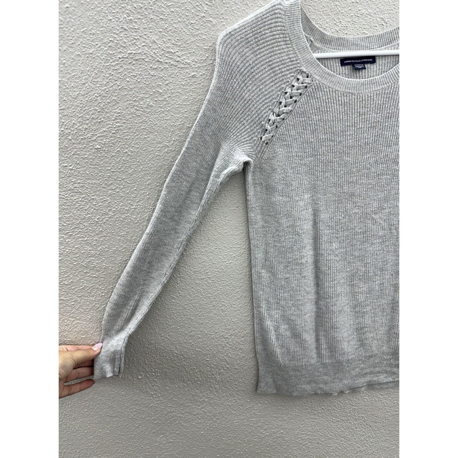 American Eagle Outfitters American Eagle Outfitters Sweater Womens Size XS Gray Long Sleeve Thin Knit Pullover Regular 90s Pattern Solid Crew Neck"} Size XS / US 0-2 / IT 36-38 - 3 Thumbnail