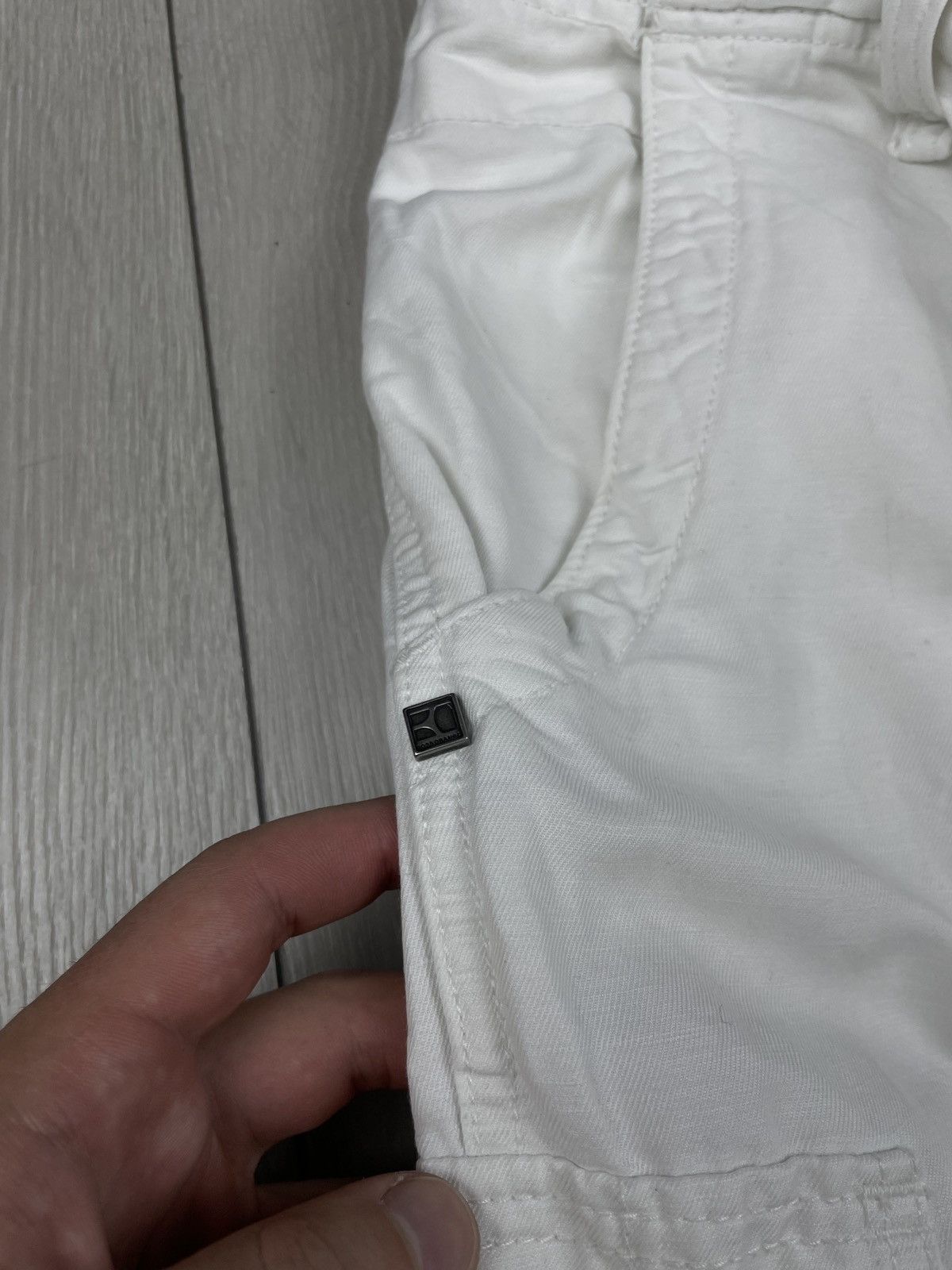 Hugo Boss Hugo Boss Cargo Men’s white Shorts Size XL Size US 36 / EU 52 - 4 Thumbnail
