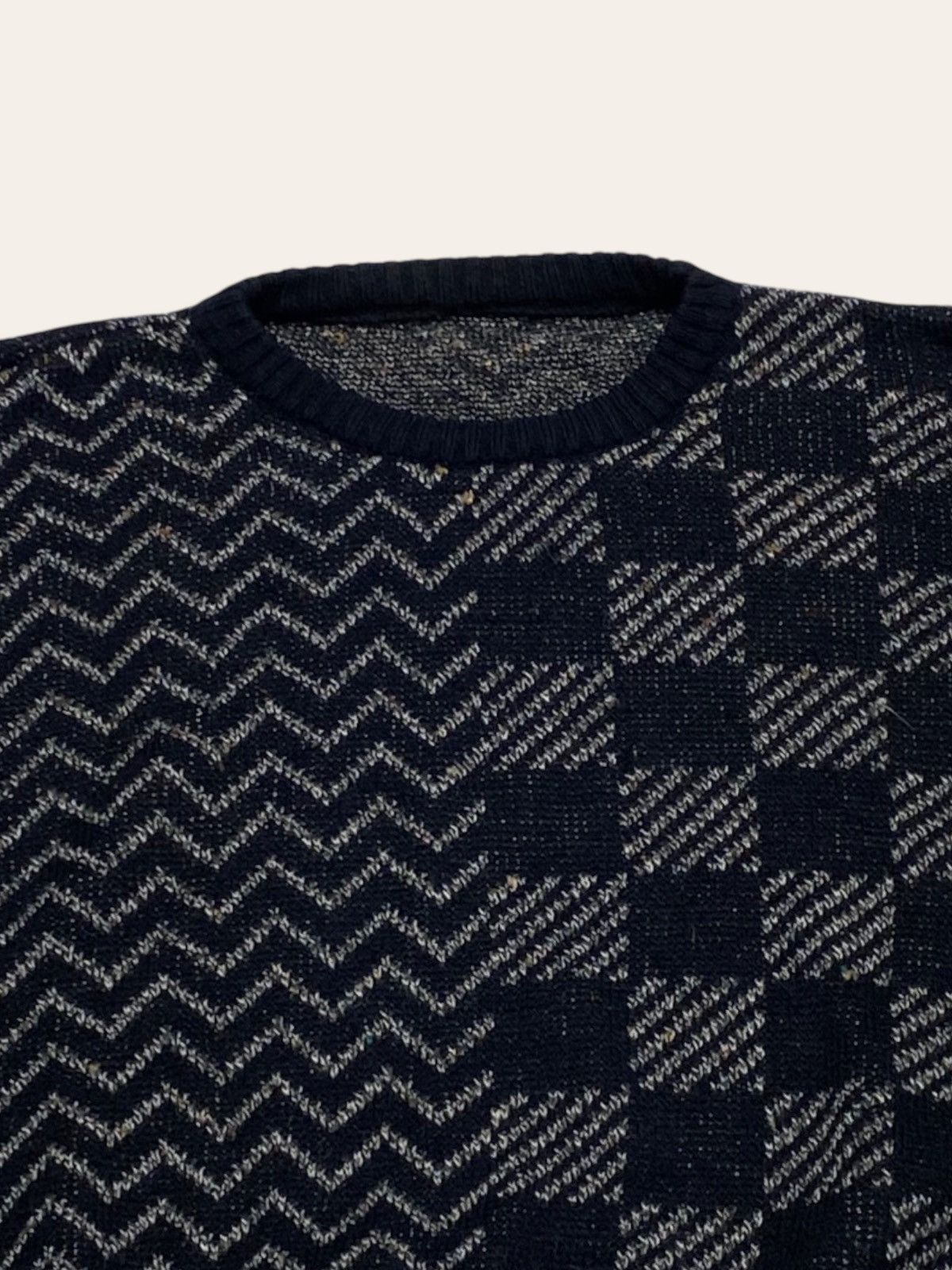 Vintage Vintage Baggy Oversize Black Grey Pattern Sweater Knitwear Size US XL / EU 56 / 4 - 2 Thumbnail