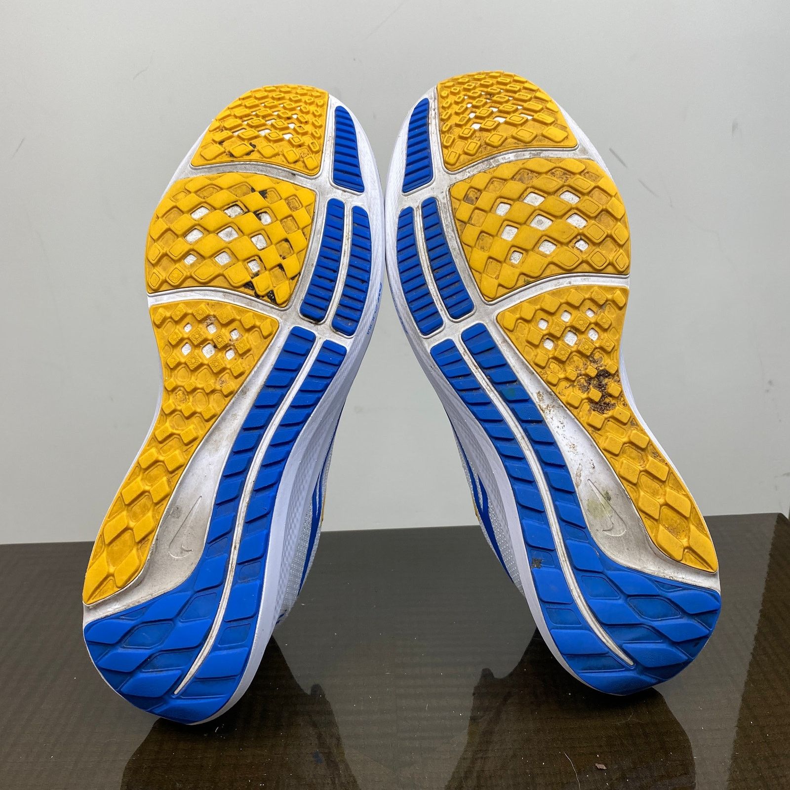 Nike Nike Pegasus 40 UCLA Road Running Sneakers Shoes Men's 11 Size US 11 / EU 44 - 7 Thumbnail