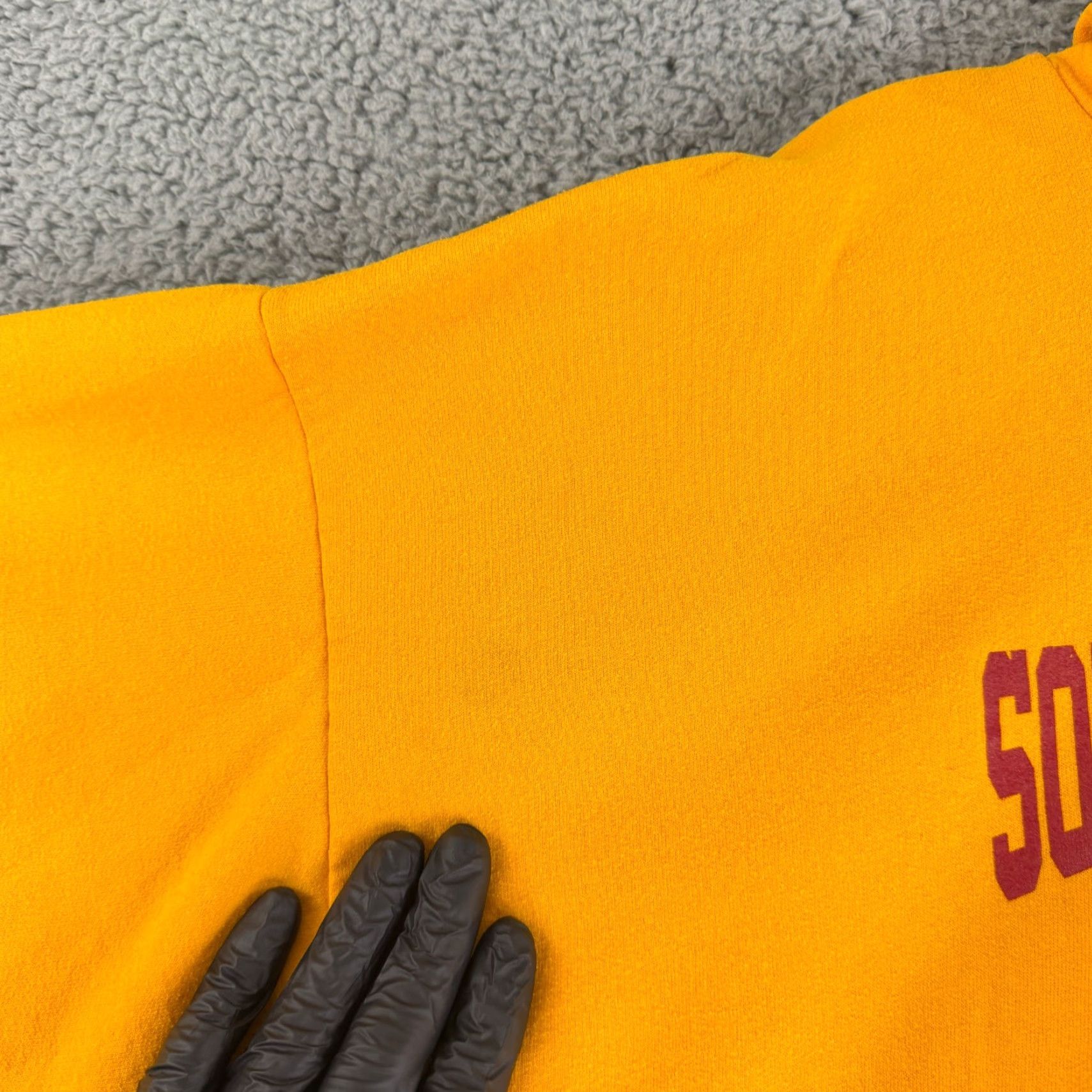 Vintage USC Trojans Hoodie Sweater Unisex 2XL Yellow Graphic Pullover Long Sleeve Crew Neck College 90s Mens Womens Size US XXL / EU 58 / 5 - 6 Thumbnail