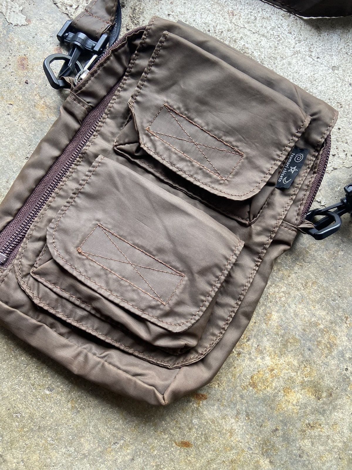Issey Miyake Vintage 2000’s Tsumori Chisato Multi Cargo Pocket Slingbag Size ONE SIZE - 2 Thumbnail