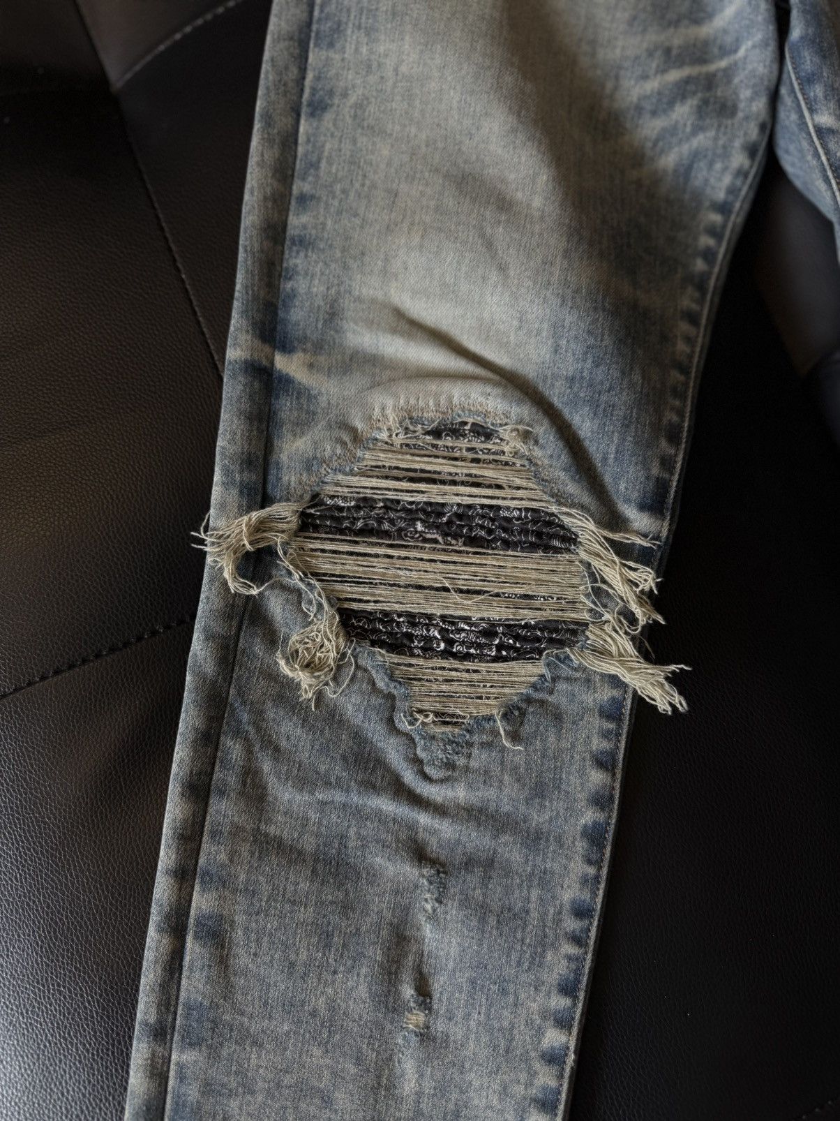 Amiri Amiri Blue Jeans Black Bandanna Patch Size 31 Flawless 🧼 Size US 31 - 3 Thumbnail
