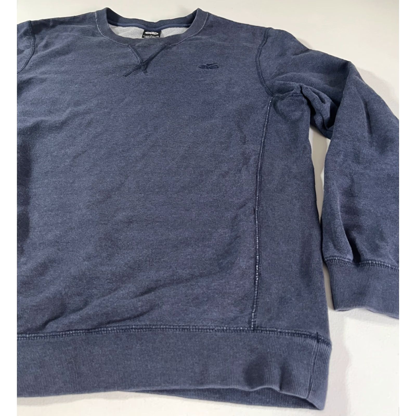 Nike VINTAGE Nike Crewneck Sweatshirt—Men’s Striped, Blue, Size S (Small) - 6.0, Cotton Blend, Pullover, Logo, All Seasons, City, Vintage, Sports, 90s? Size US S / EU 44-46 / 1 - 6 Thumbnail