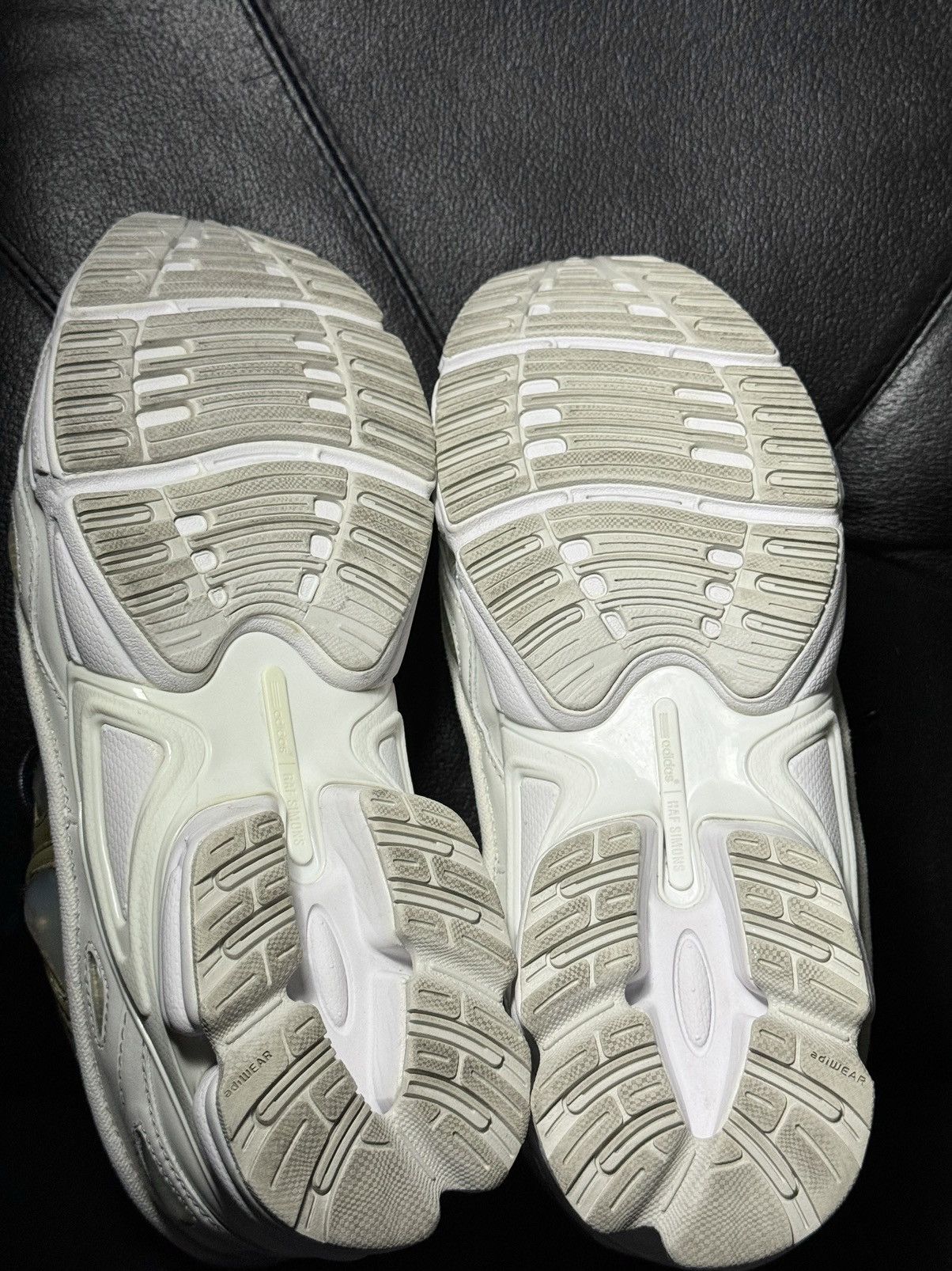Adidas × Raf Simons adidas raf simons ozweego cream white Size US 8.5 / EU 41-42 - 9 Thumbnail