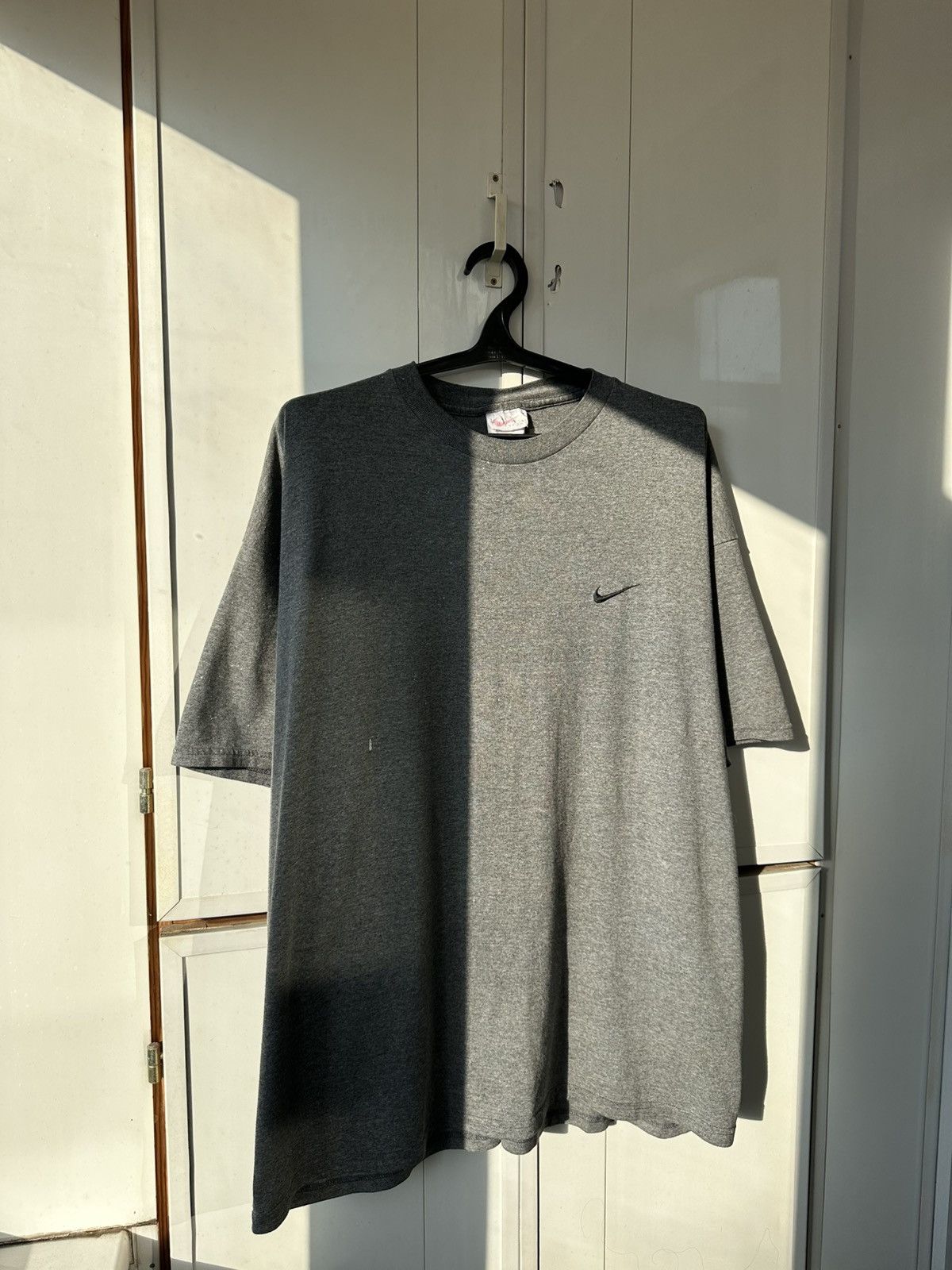 Nike Vintage Nike Oversize T-shirt Black Swoosh Size US XL / EU 56 / 4 - 2 Thumbnail