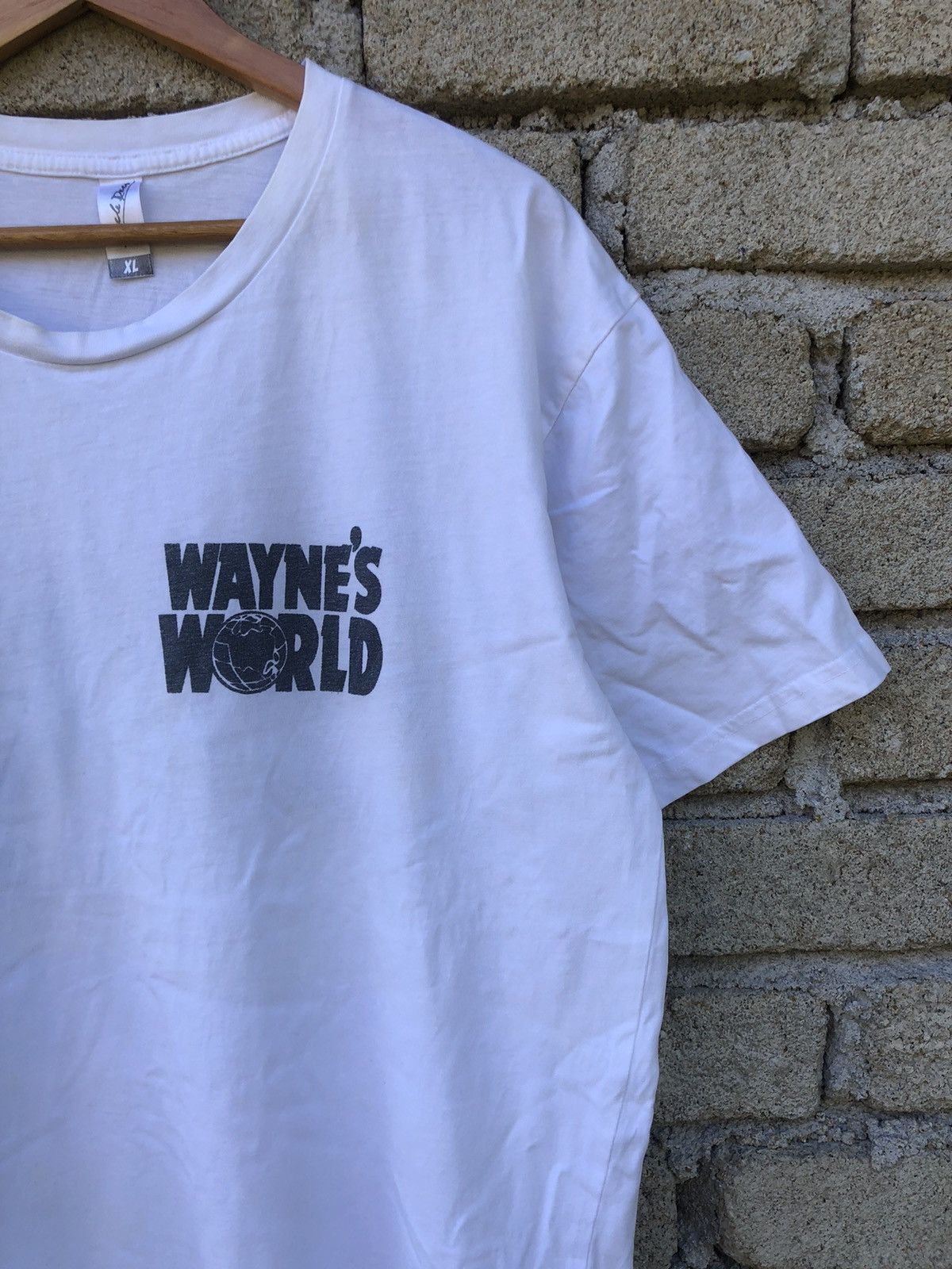 Vintage Vintage Y2K Movie Waynes World Skull Backhit Tee Size US L / EU 52-54 / 3 - 12 Thumbnail