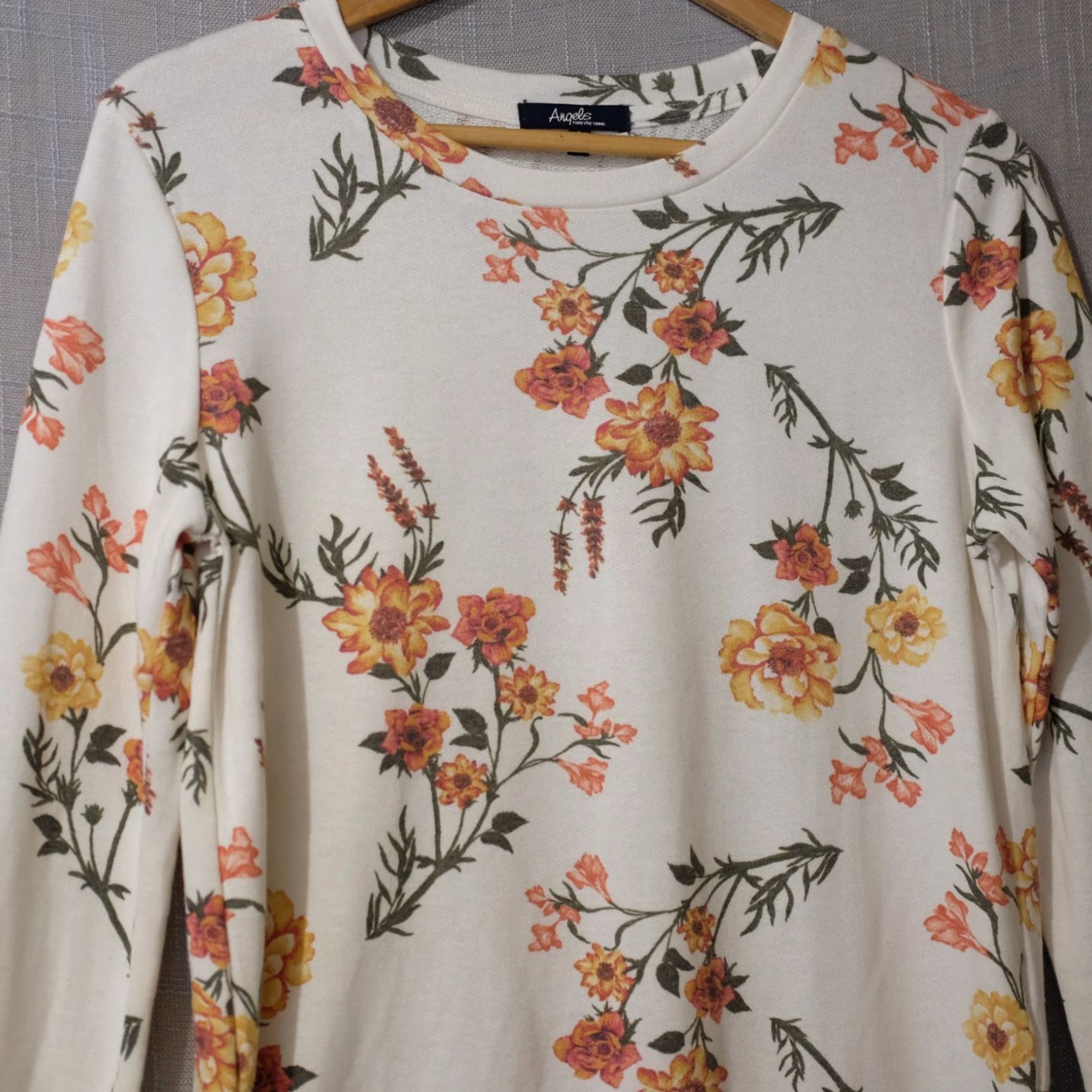 Vintage **Angels Forever Young Floral Women's Pullover Sweatshirt S** User: Vintage Angels Forever Young Floral Women's Pullover Sweatshirt S Size S / US 4 / IT 40 - 2 Thumbnail
