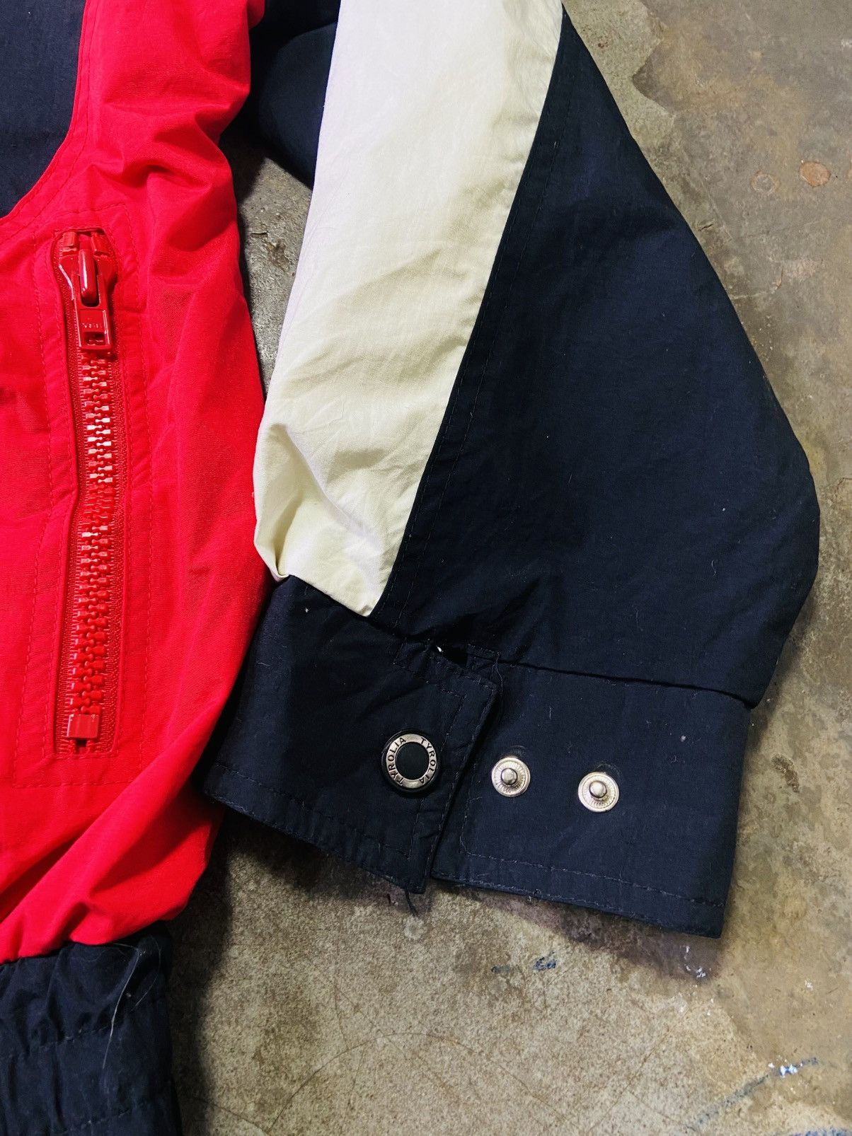 Japanese Brand Vintage Tyrolia Windbreaker Jacket Size US XL / EU 56 / 4 - 8 Thumbnail