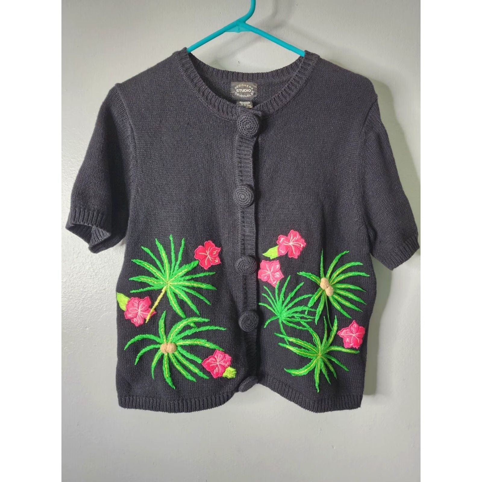 Vintage VINTAGE Designers Studio Originals Cardigan Sweater Womens M Black Pink Tropical Flamingo Embroidered Cropped Button Ribbed Hem Swing 90s Mens Womens Size M / US 6-8 / IT 42-44 - 2 Thumbnail